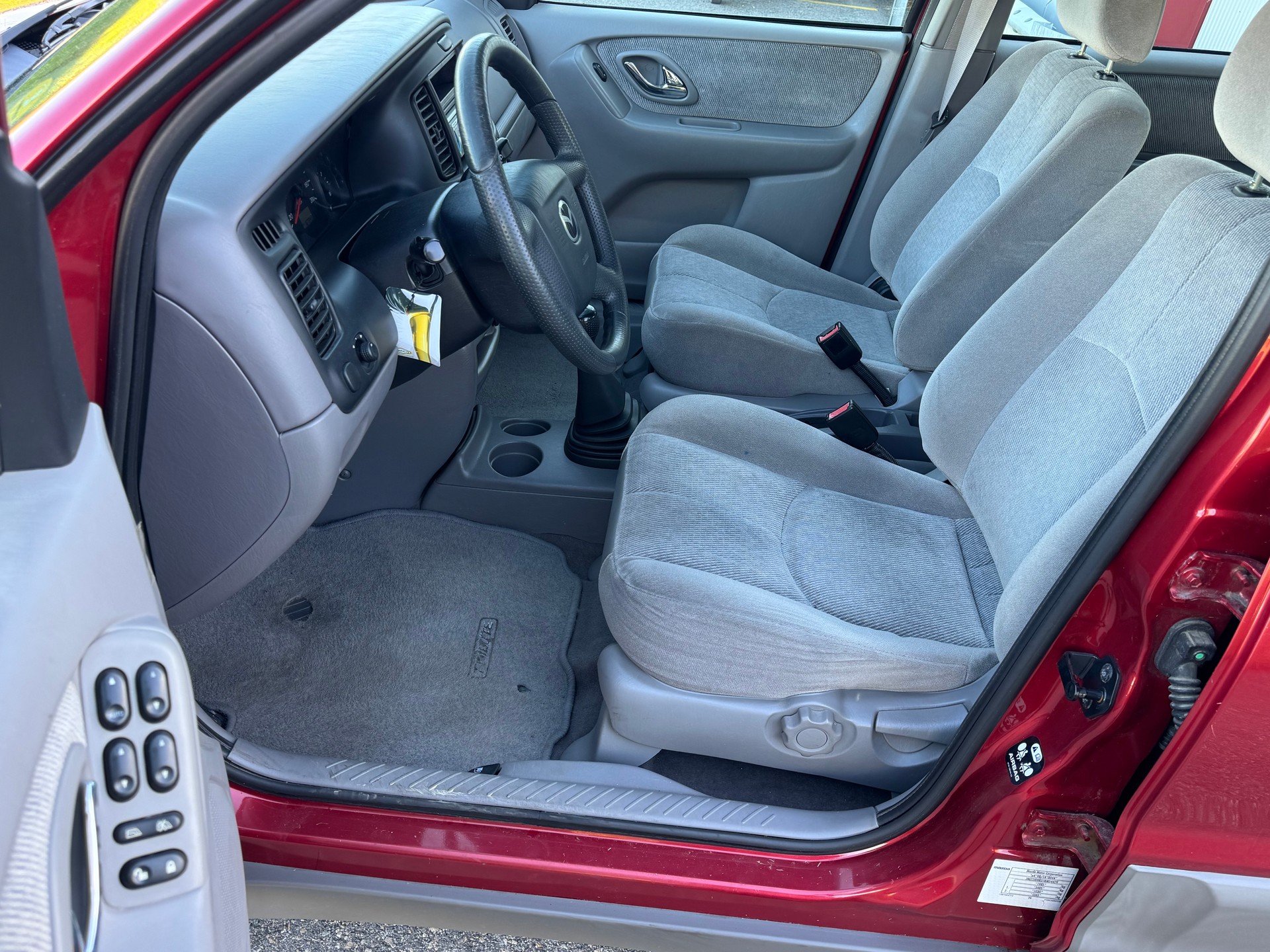 MAZDA Tribute 2.0 16V Comfort-image-10