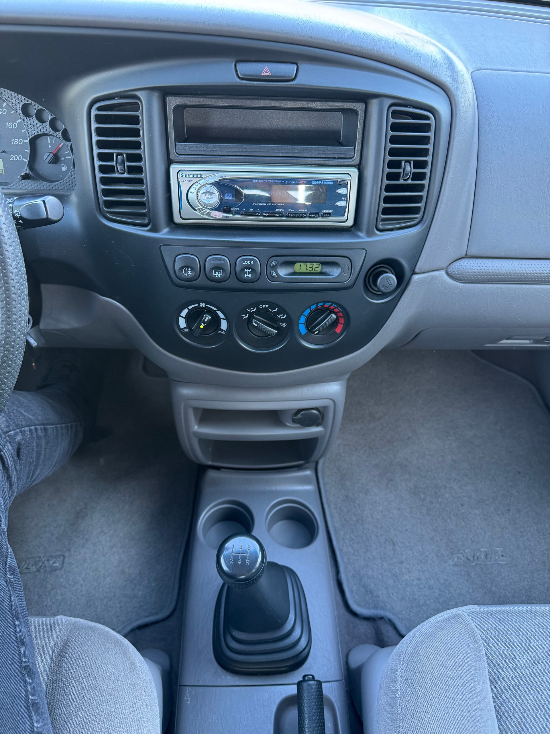 MAZDA Tribute 2.0 16V Comfort-image-13