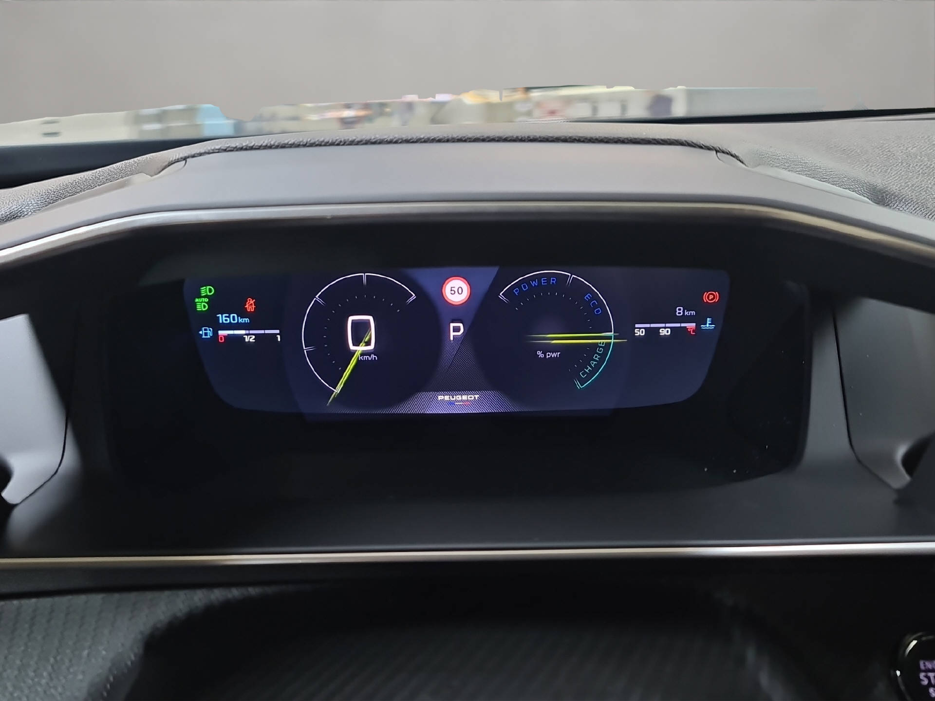 PEUGEOT 2008 1.2 Hybrid 145 GT-image-7