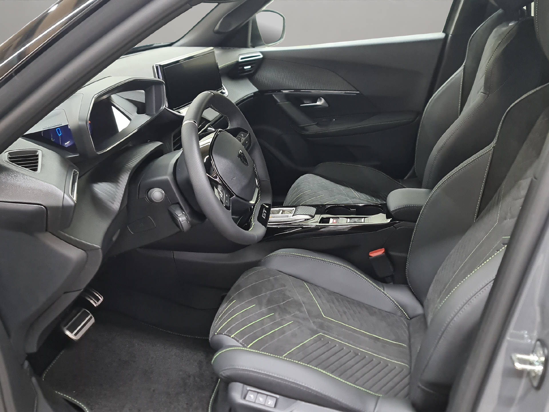 PEUGEOT 2008 1.2 Hybrid 145 GT-image-5