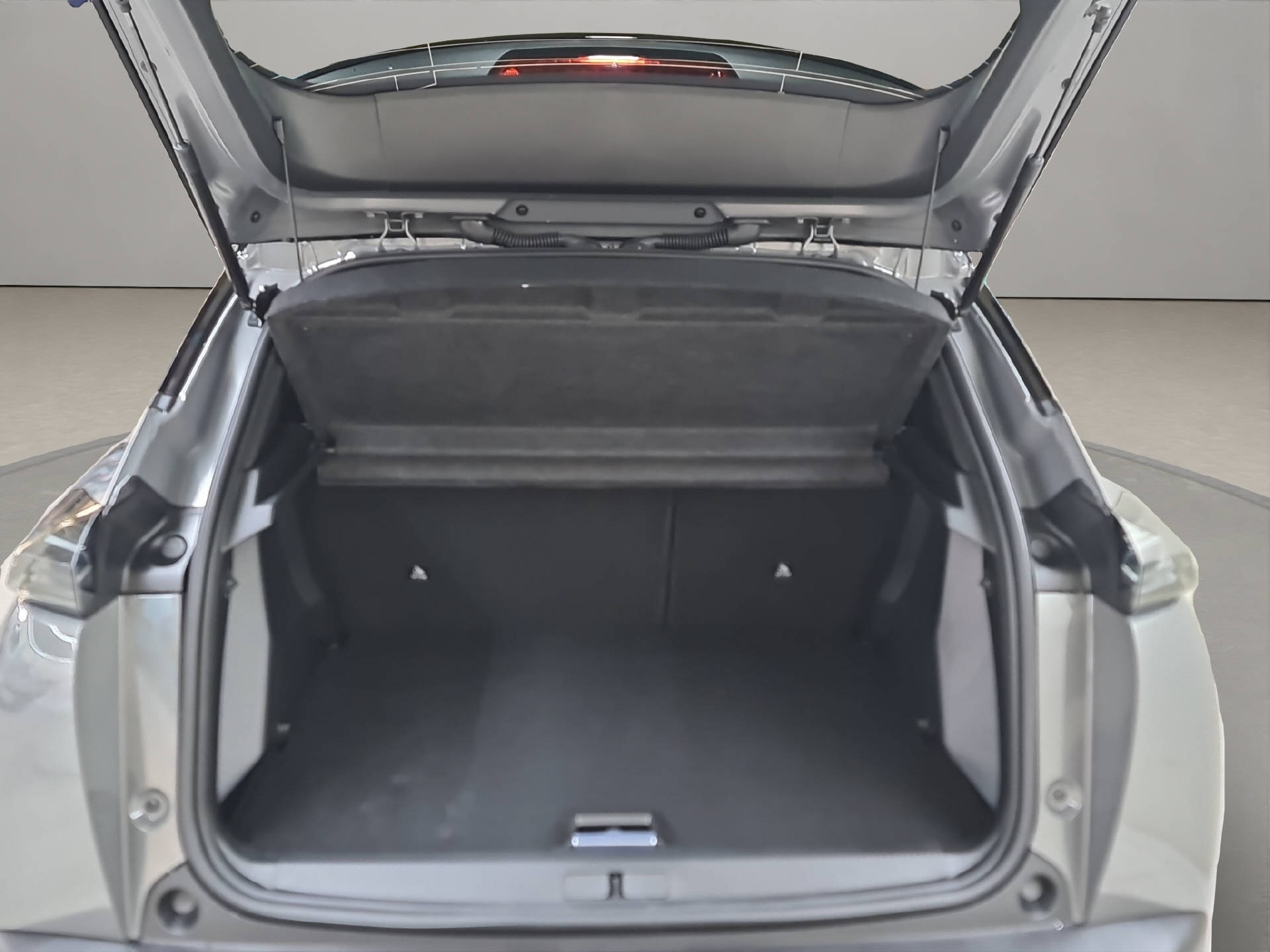 PEUGEOT 2008 1.2 Hybrid 145 GT-image-12