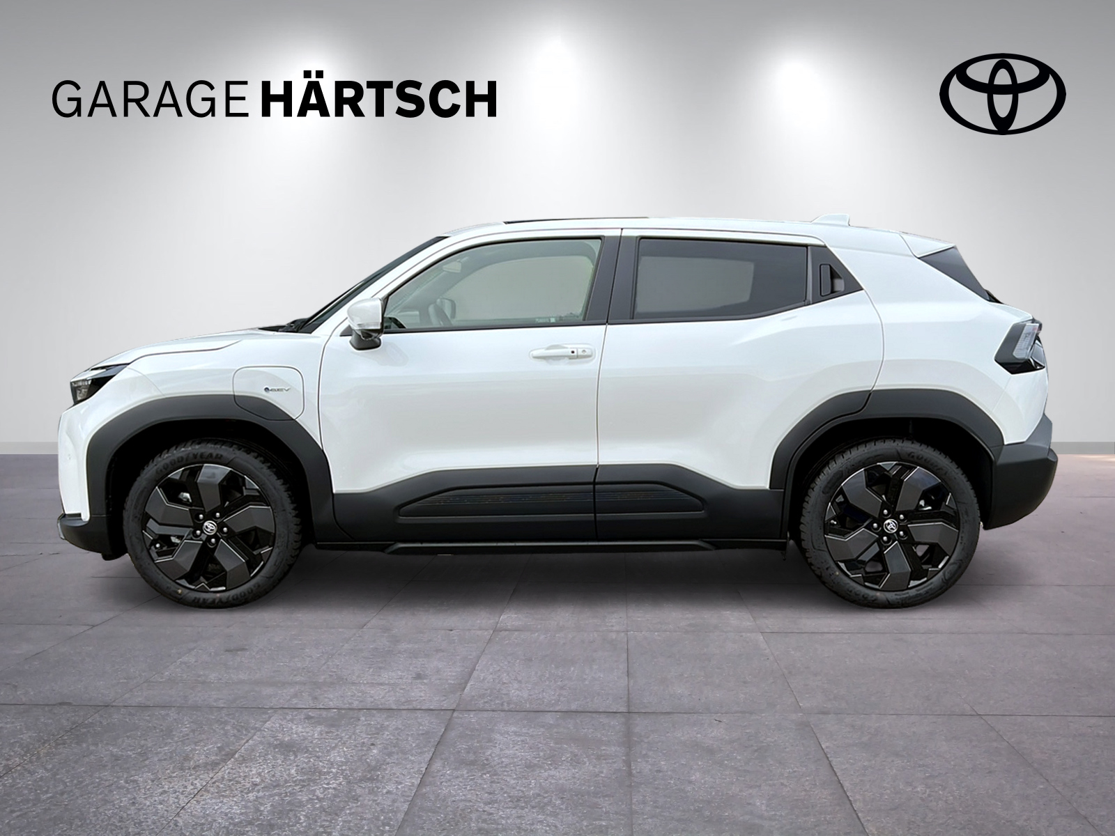 TOYOTA Urban Cruiser Premium AWD-showroom-element-1