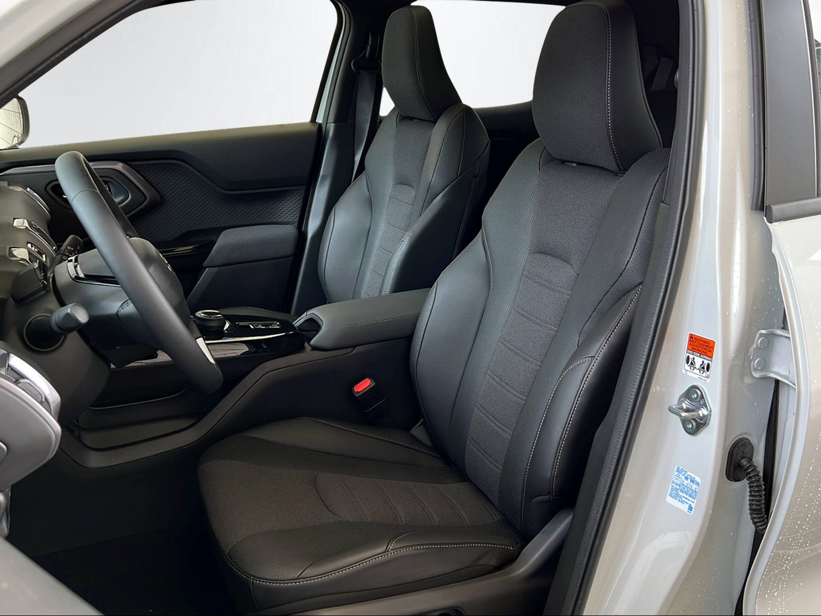 TOYOTA Urban Cruiser Premium AWD-image-14