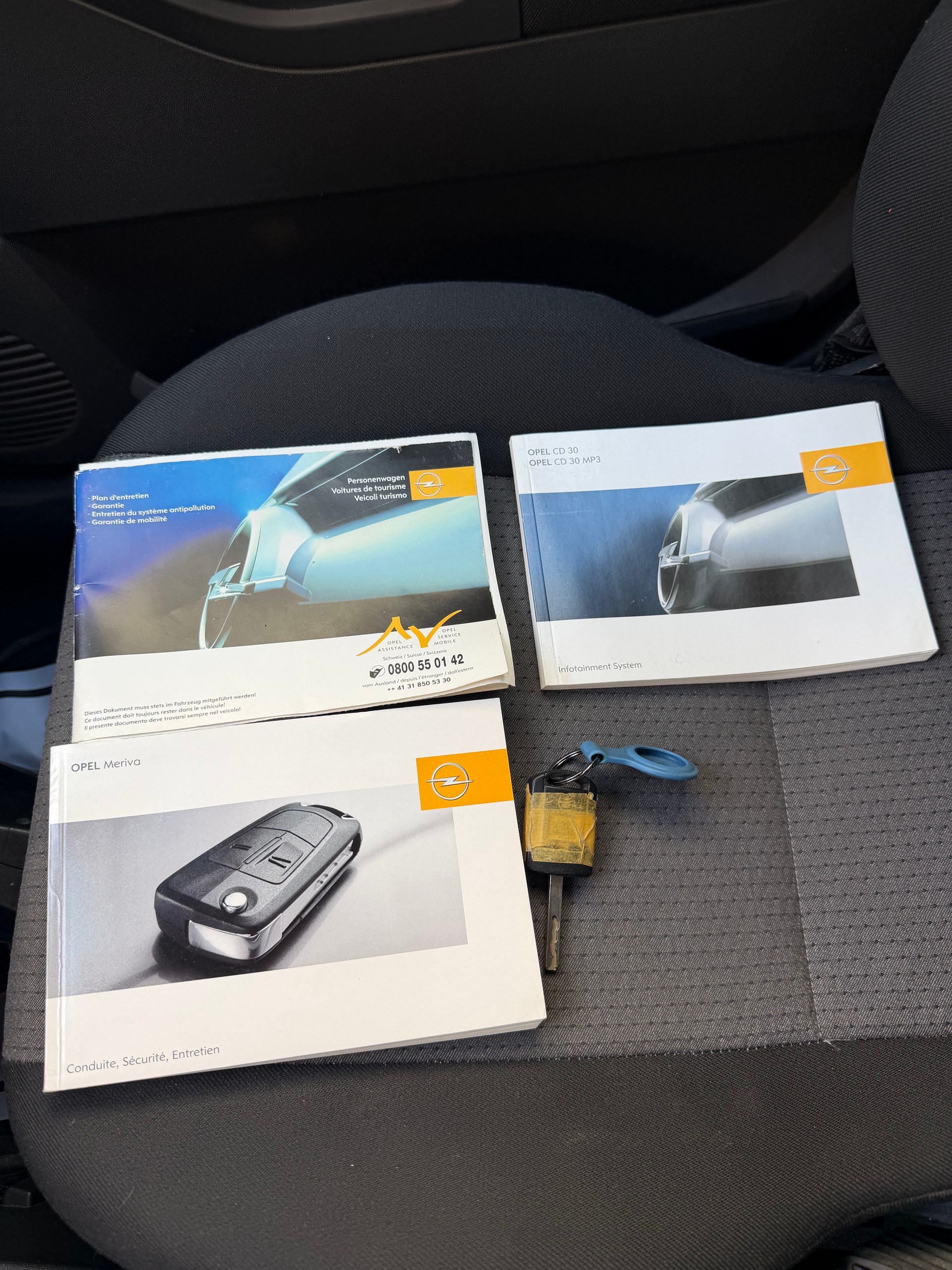 OPEL Meriva 1.6i 16V - 59.000 Kilométrage-image-15