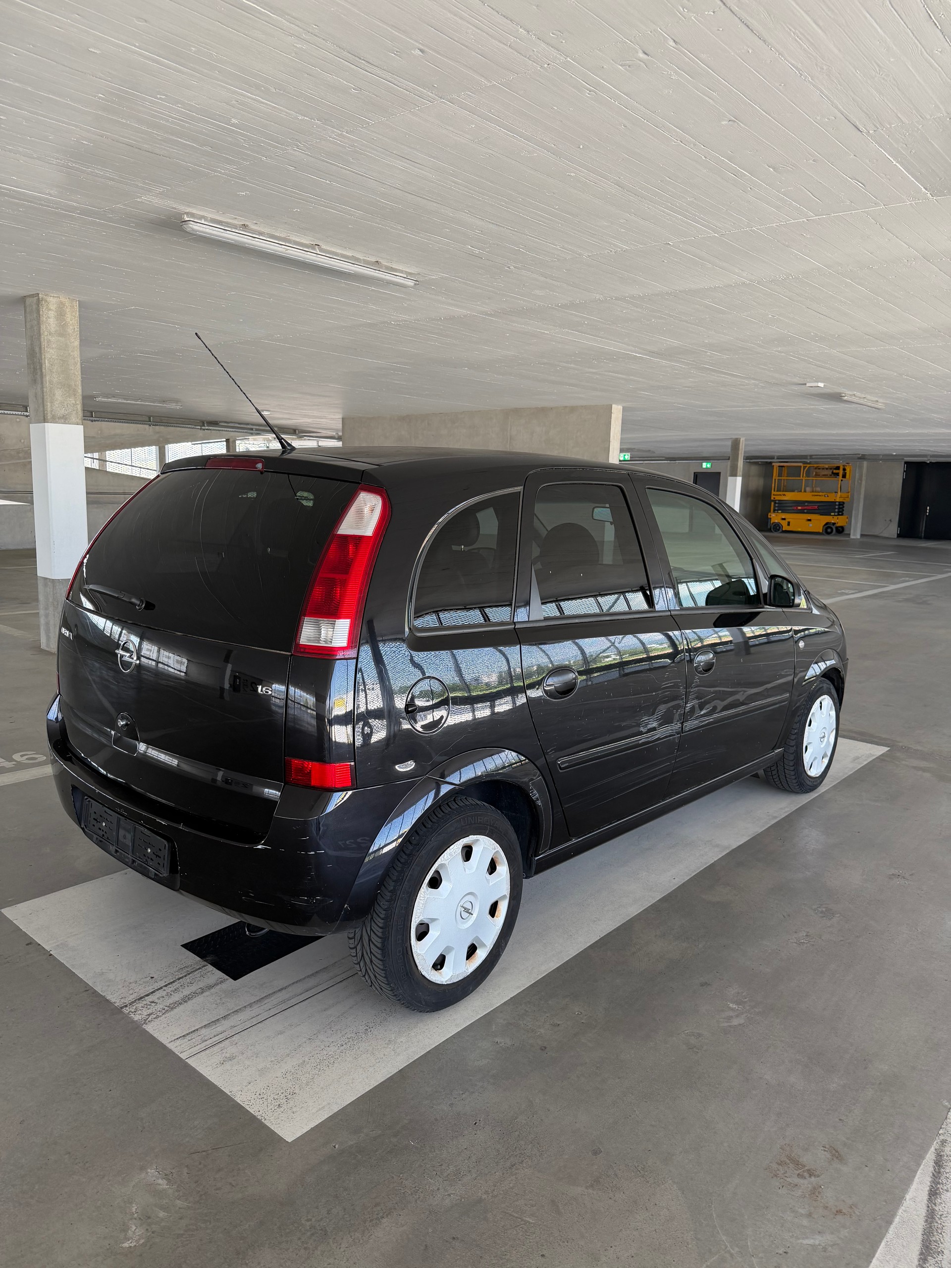 OPEL Meriva 1.6i 16V - 59.000 Kilométrage-image-3