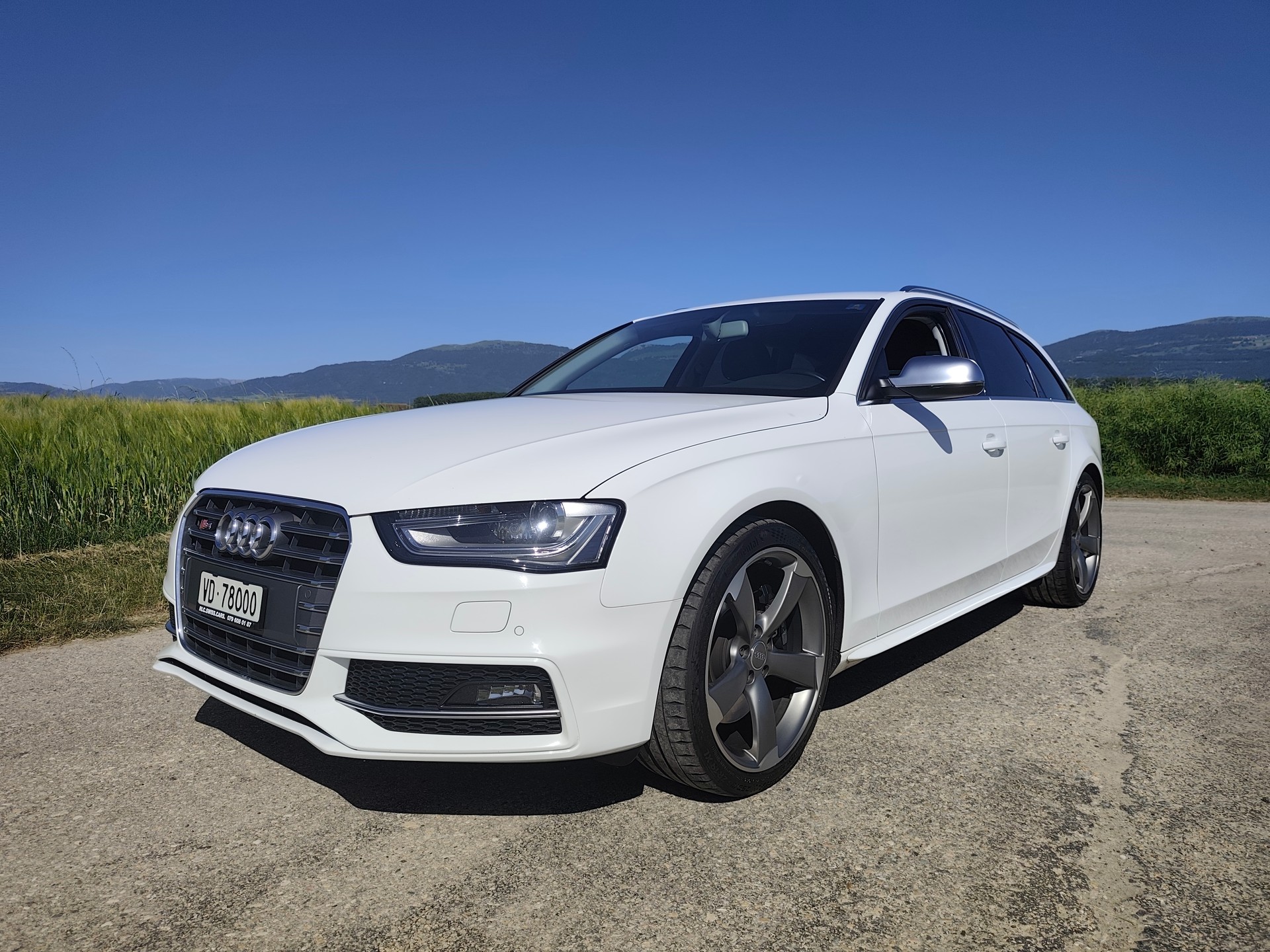 AUDI S4 Avant 3.0 TFSI quattro S-tronic-image-1