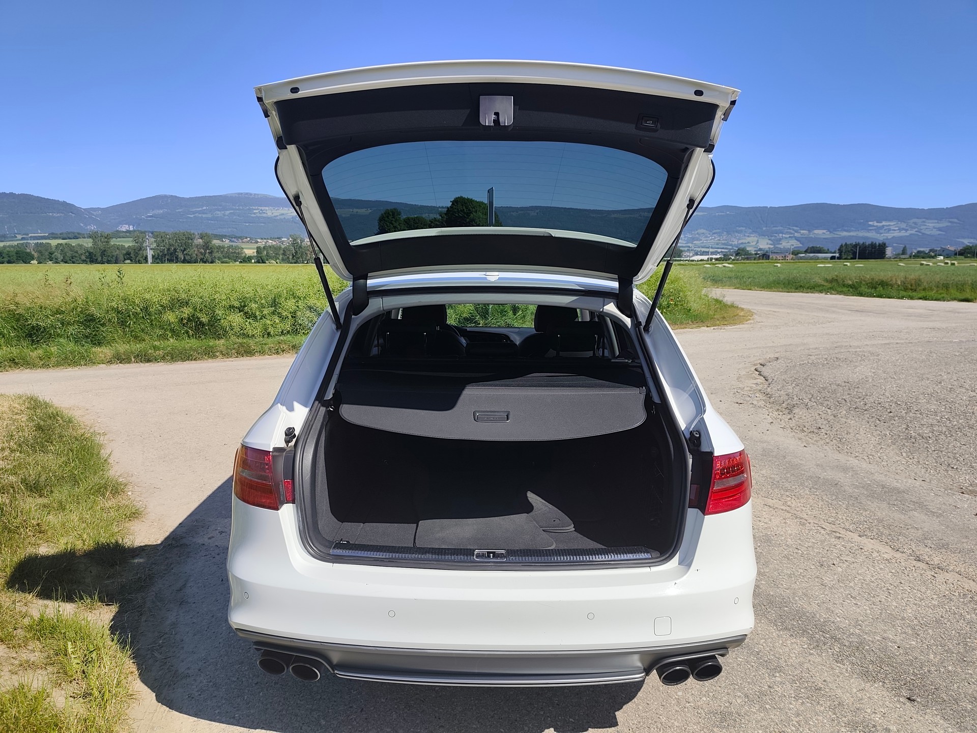 AUDI S4 Avant 3.0 TFSI quattro S-tronic-image-8