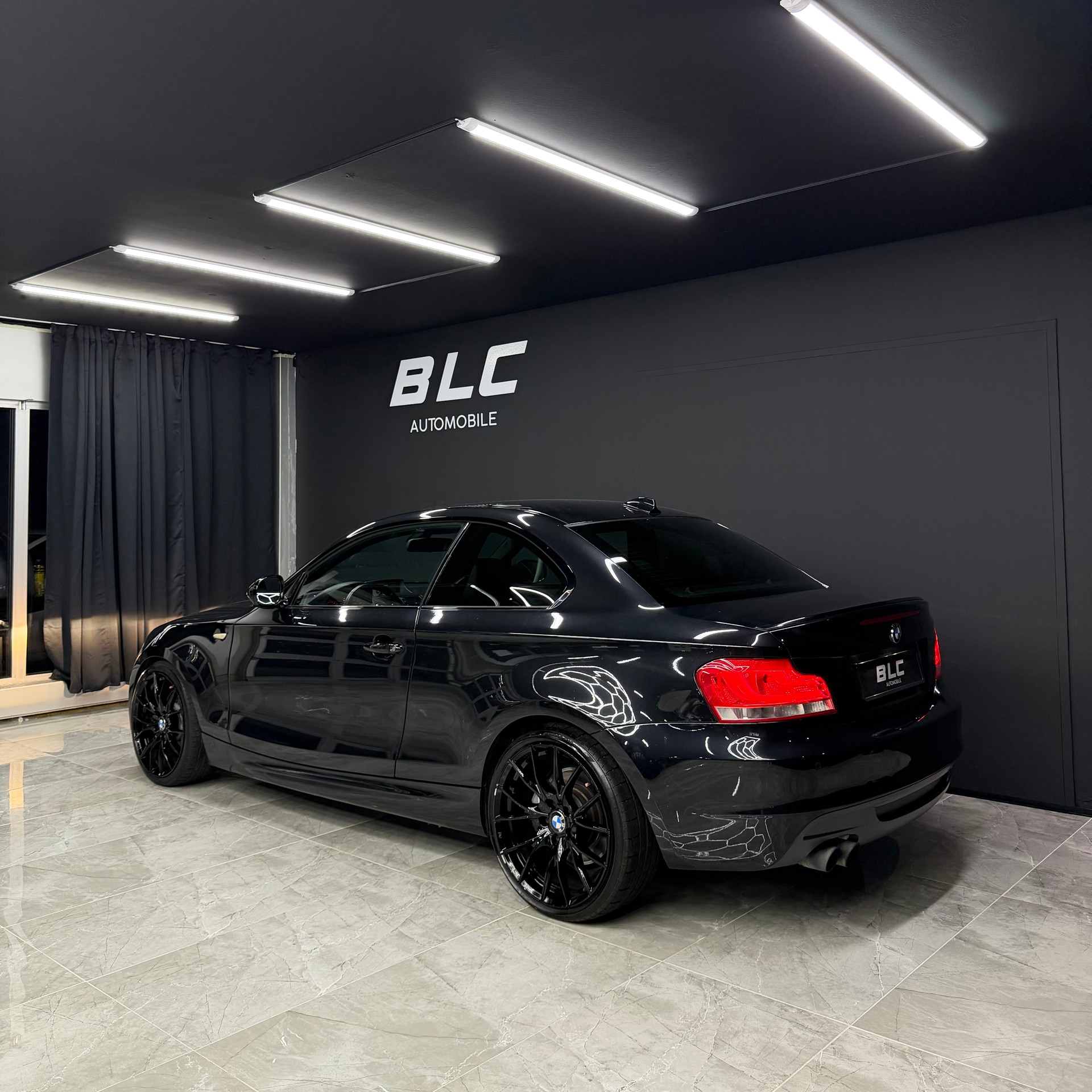BMW 135i Coupé DSG-image-4