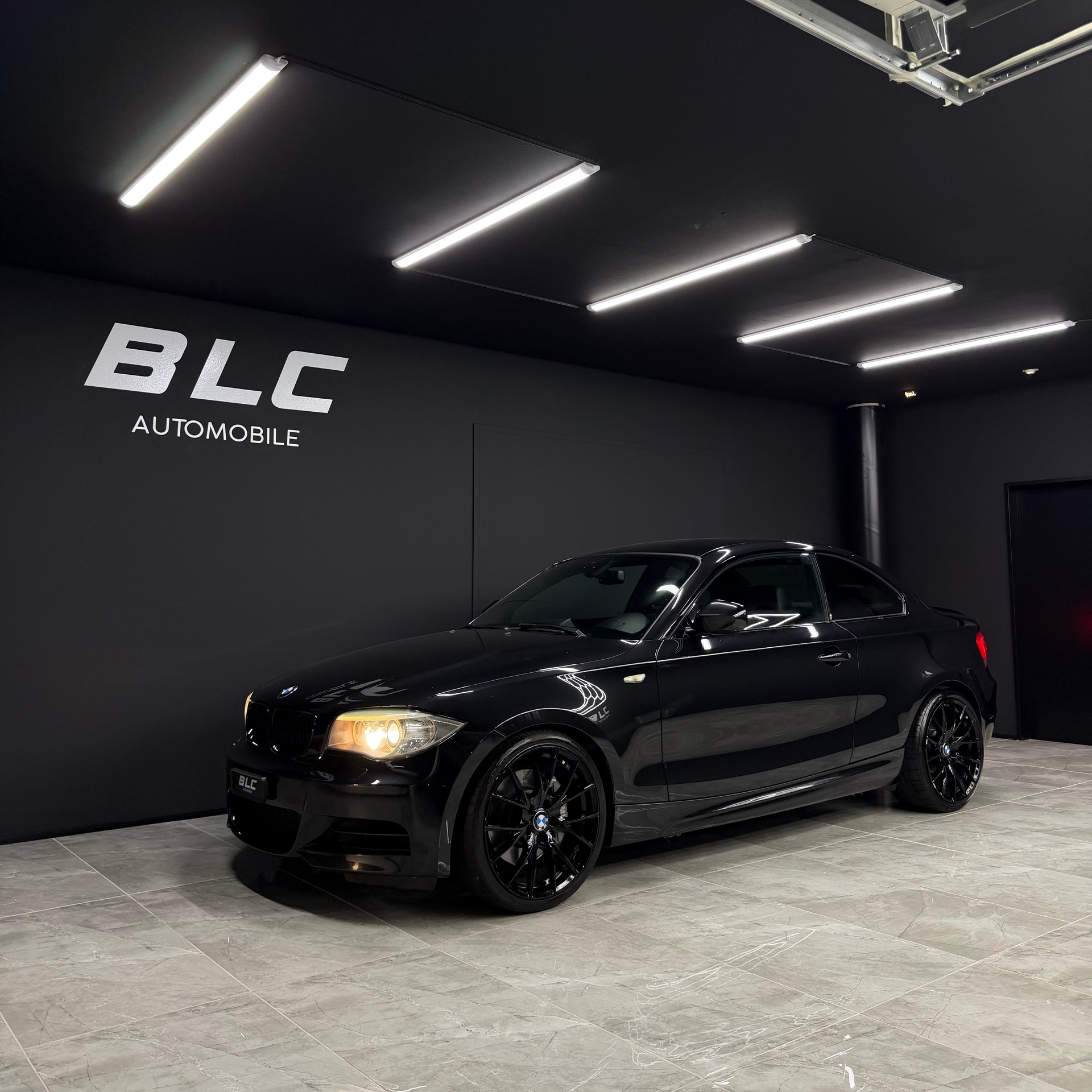 BMW 135i Coupé DSG-image-0