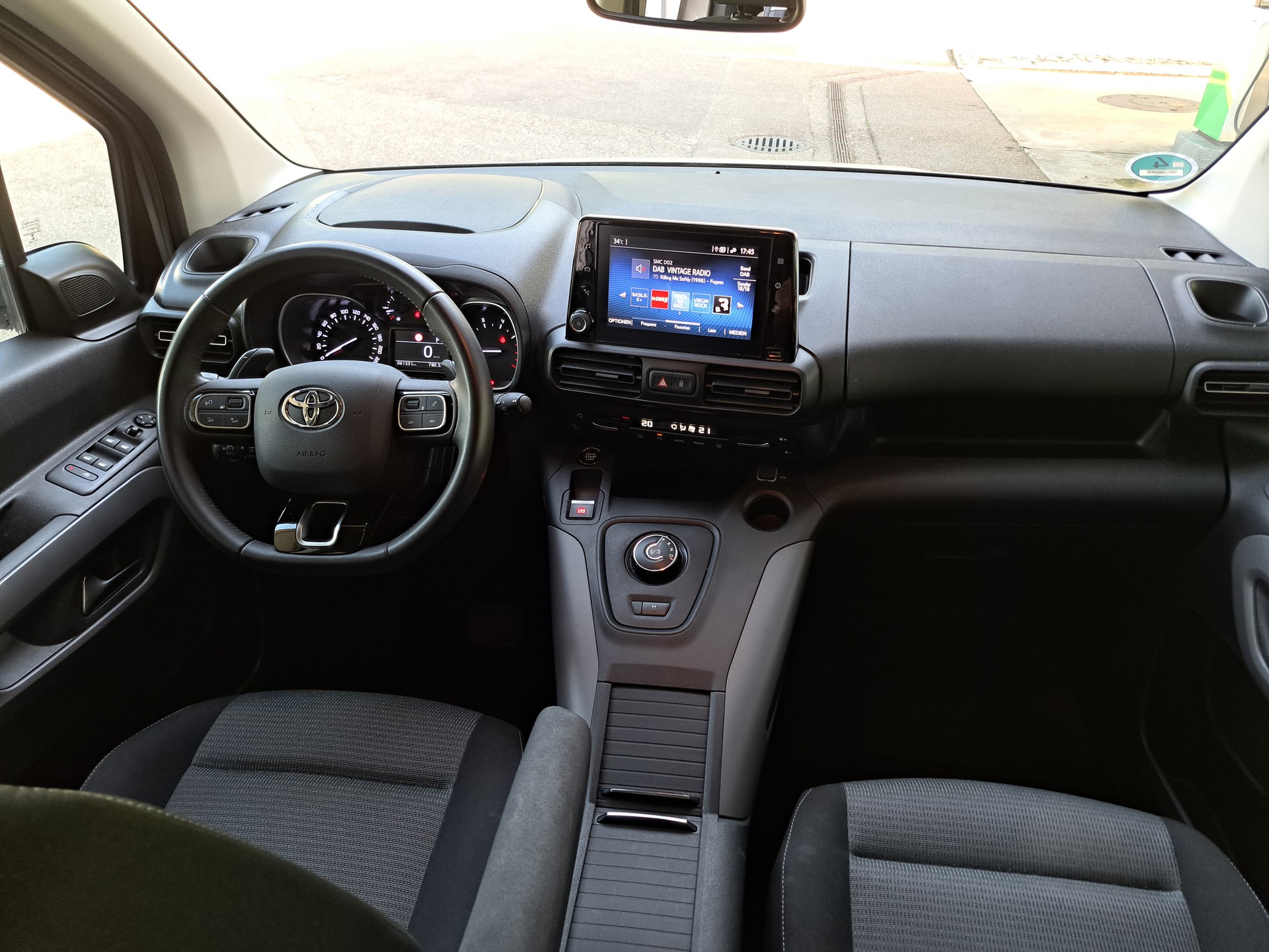 TOYOTA Proace City Verso 1.2 Trend Medium Automatik-image-10
