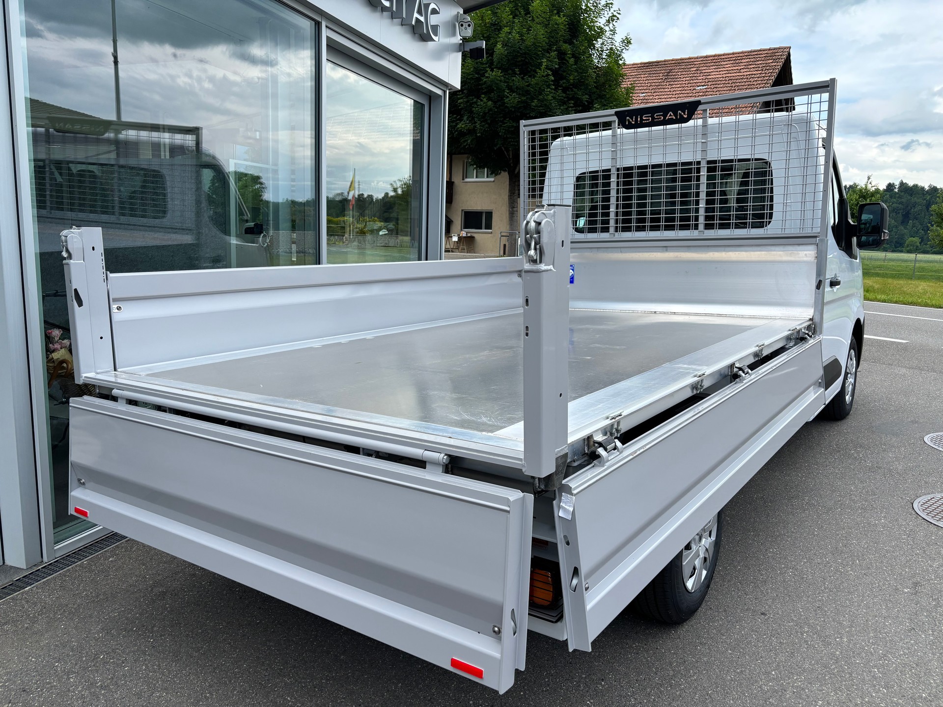 NISSAN Interstar Acenta L2H1 3 Seiten Kipper-image-2
