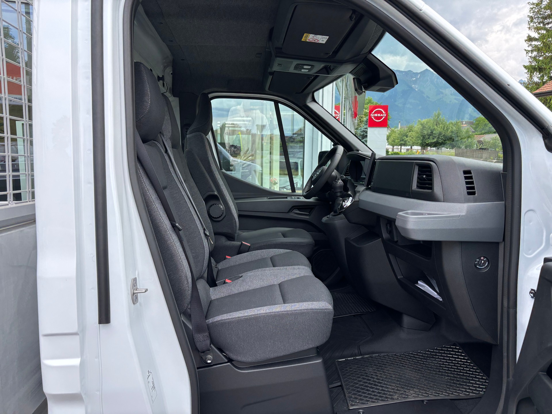 NISSAN Interstar Acenta L2H1 3 Seiten Kipper-image-4