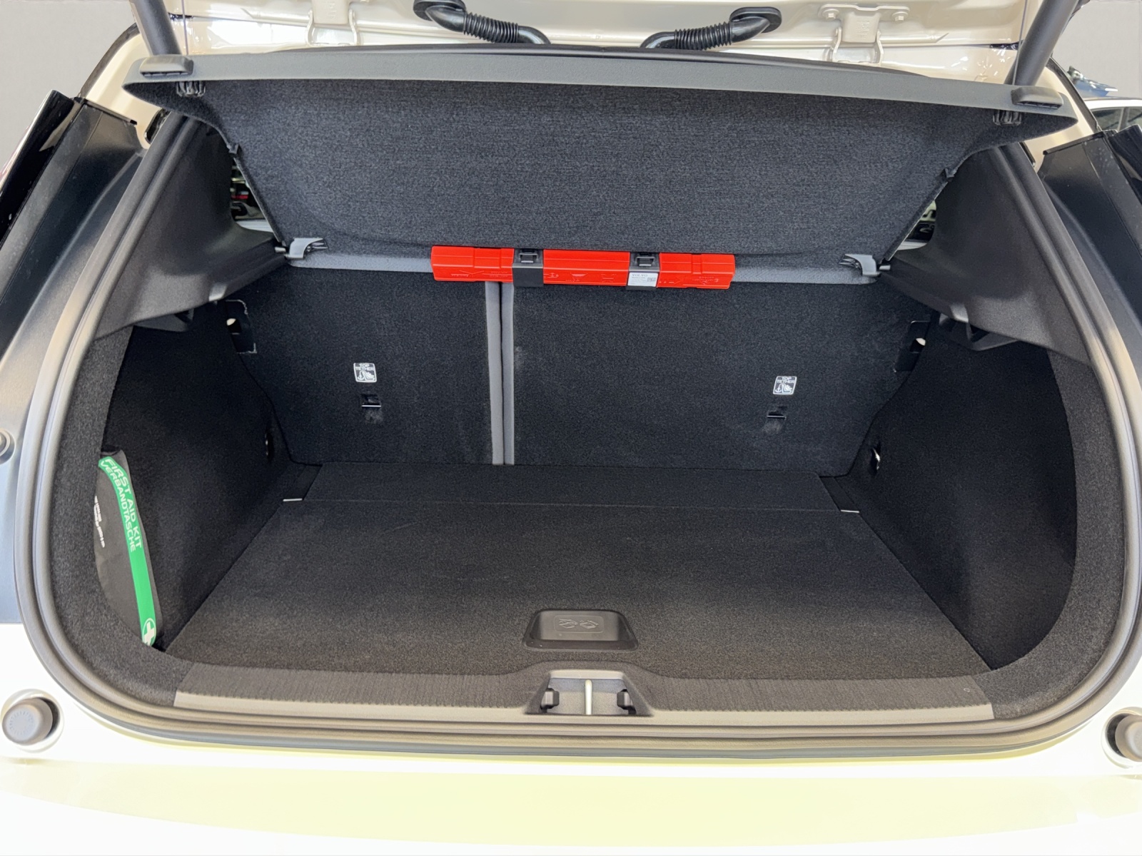 VOLVO EX30 P8 Ultra AWD-image-15