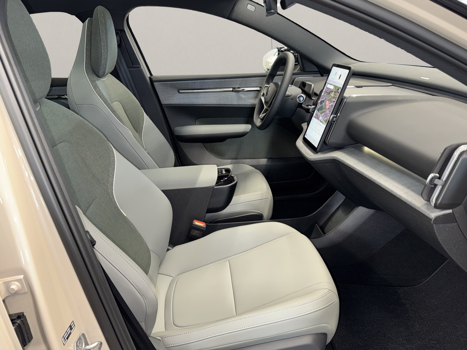 VOLVO EX30 P8 Ultra AWD-image-11