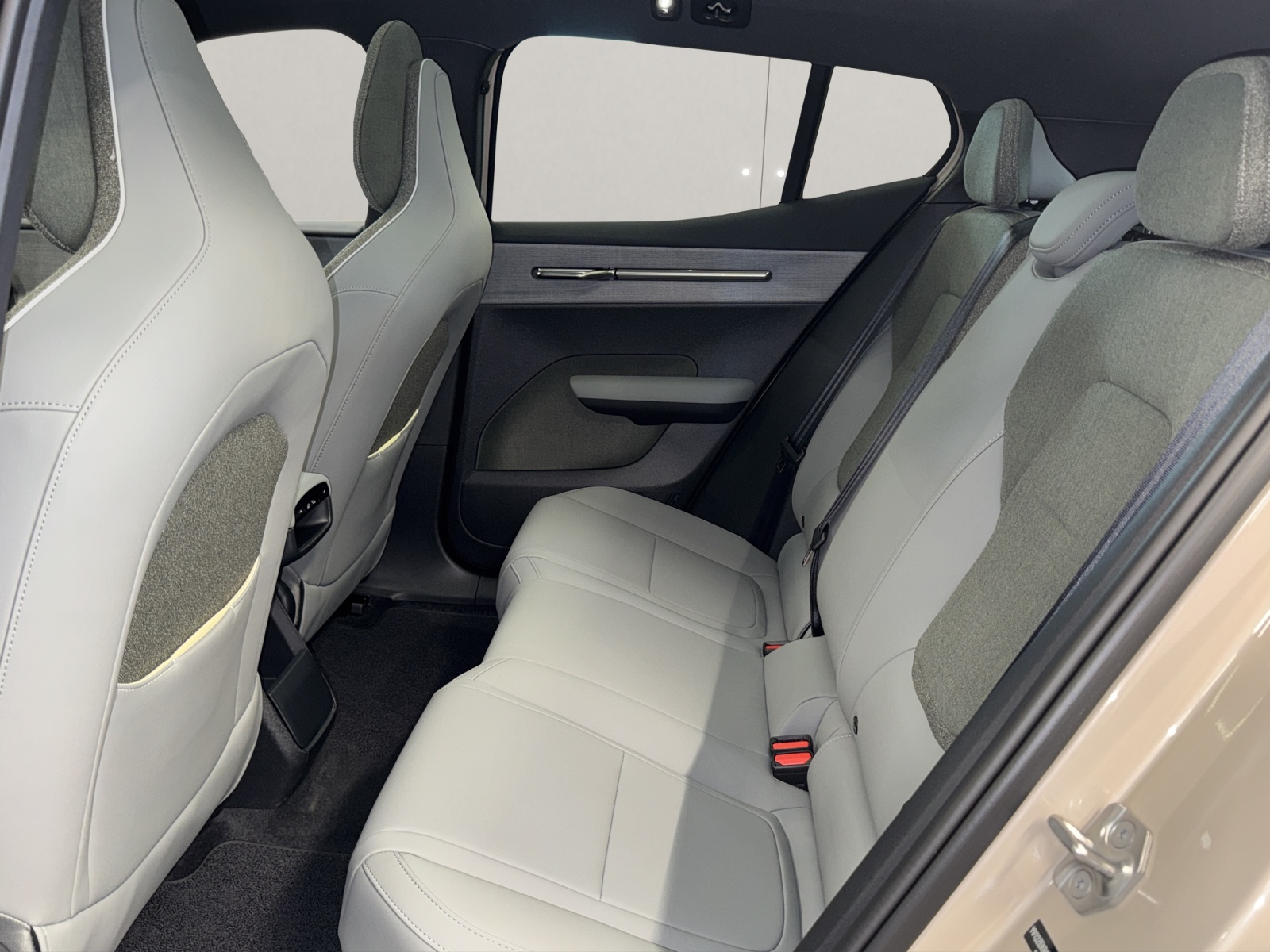 VOLVO EX30 P8 Ultra AWD-image-12