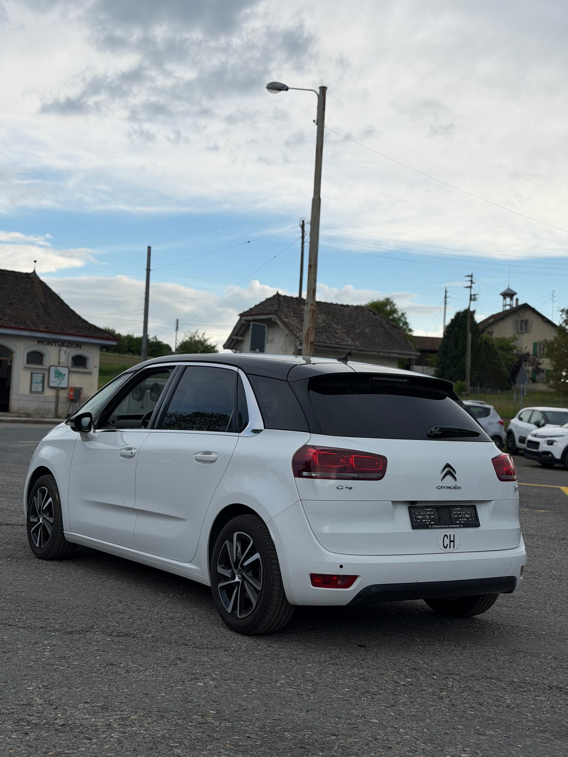 CITROEN C4 Picasso 1.2 Pure Tech Séduction-image-4