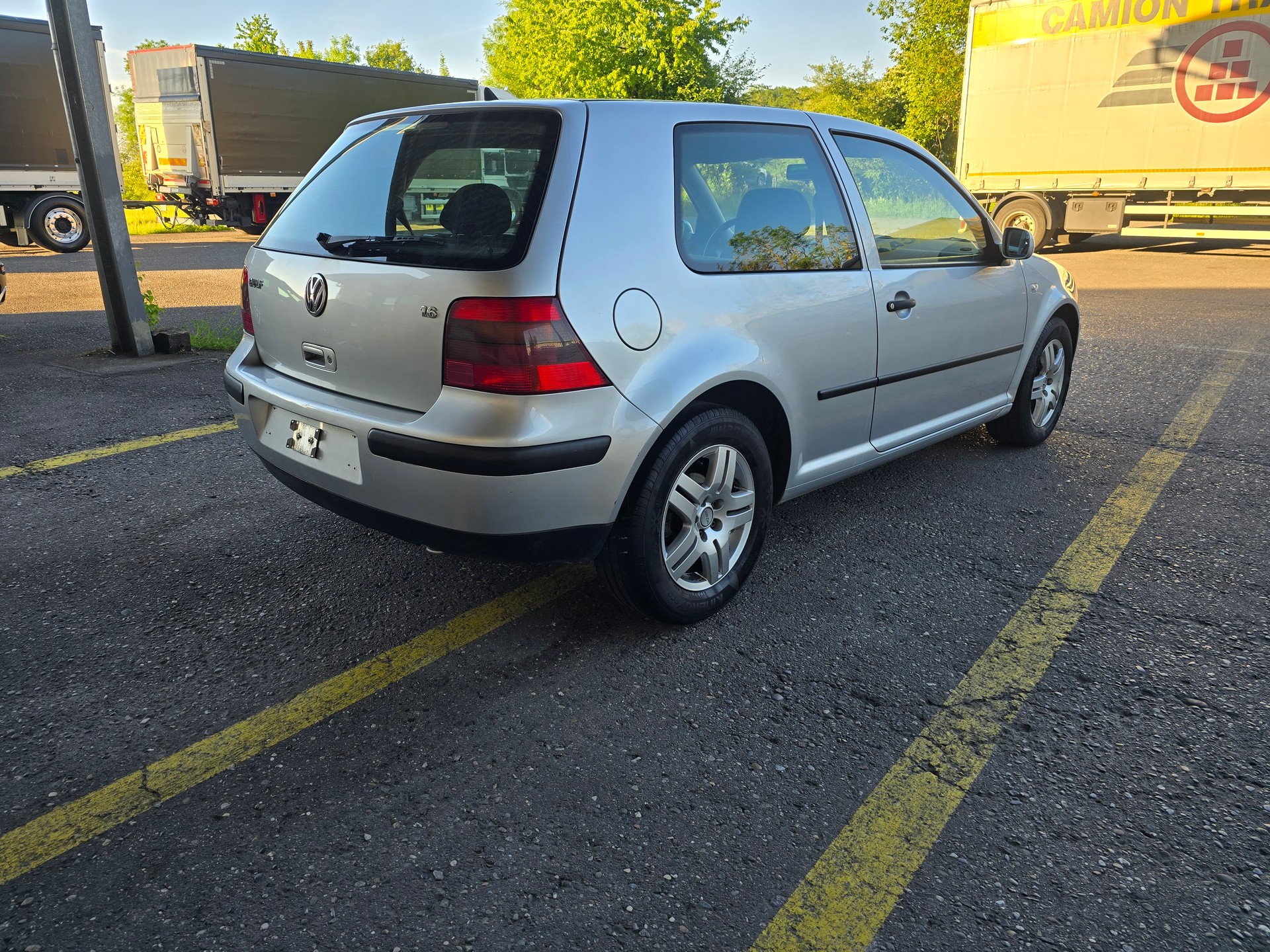 VW Golf 1.6 16V-image-5