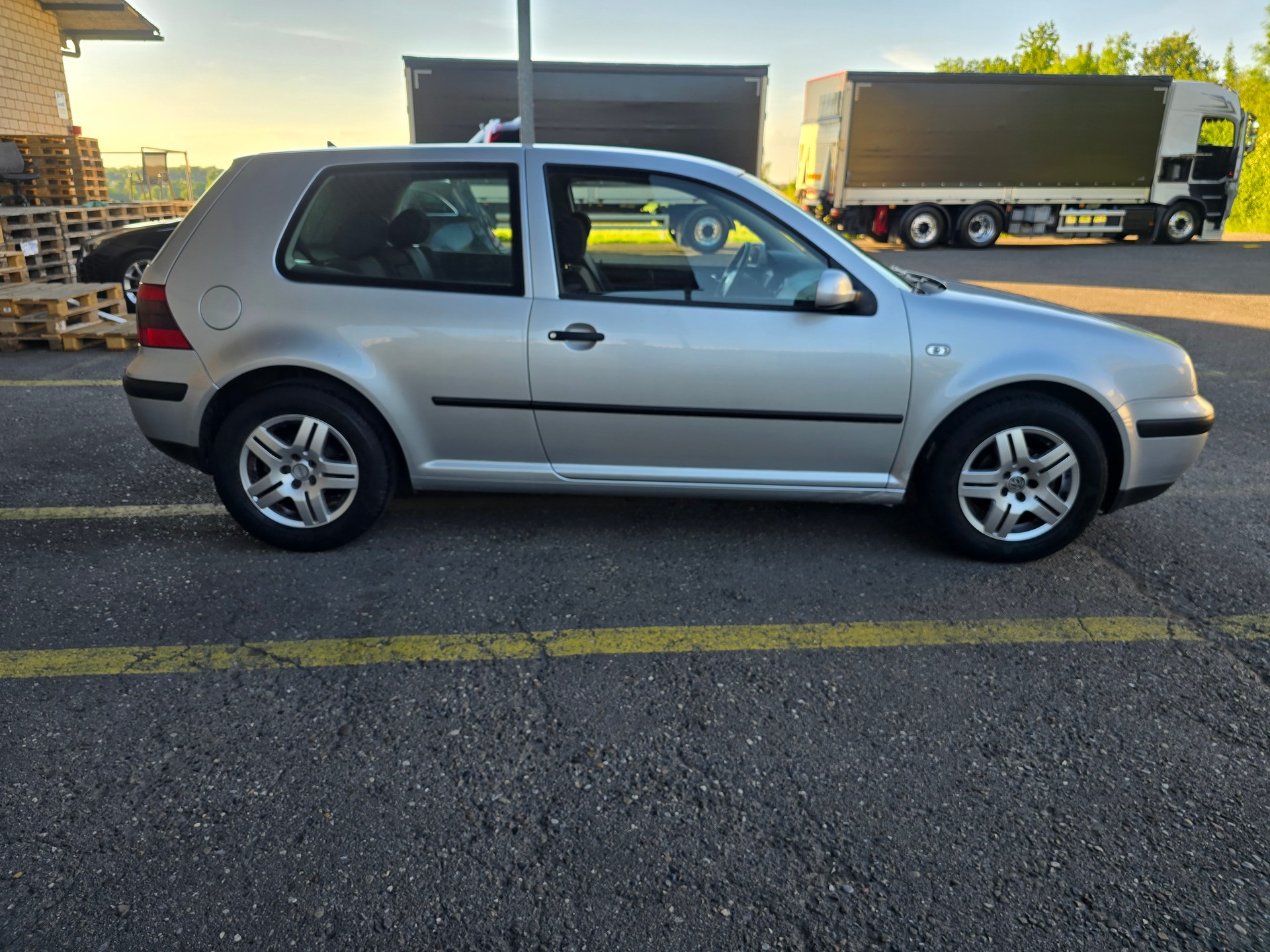 VW Golf 1.6 16V-image-7