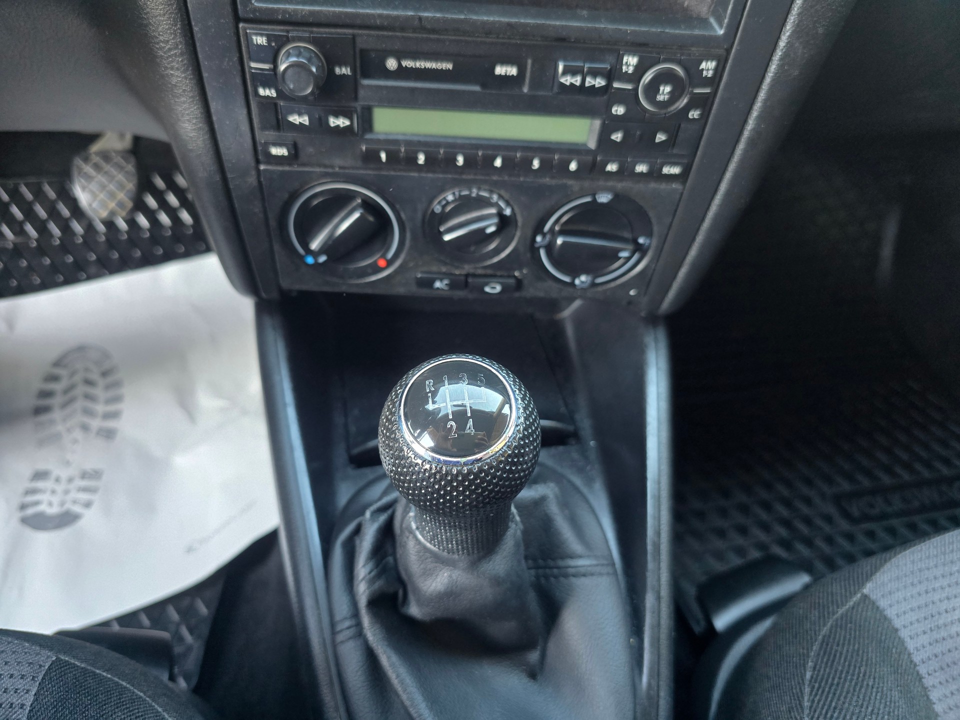 VW Golf 1.6 16V-image-15