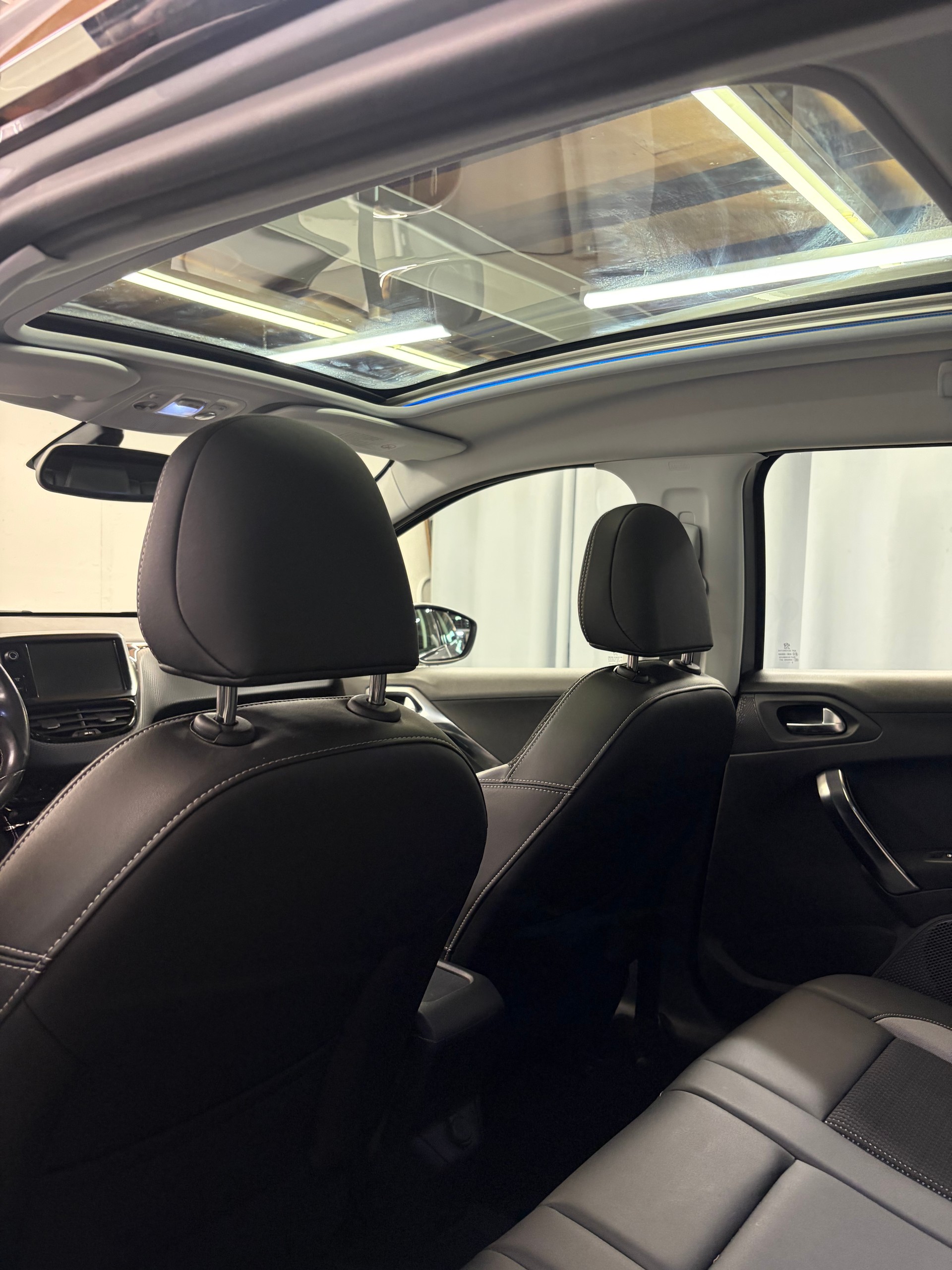 PEUGEOT 2008 1.6 e-HDi Active EGS6 SST-image-8