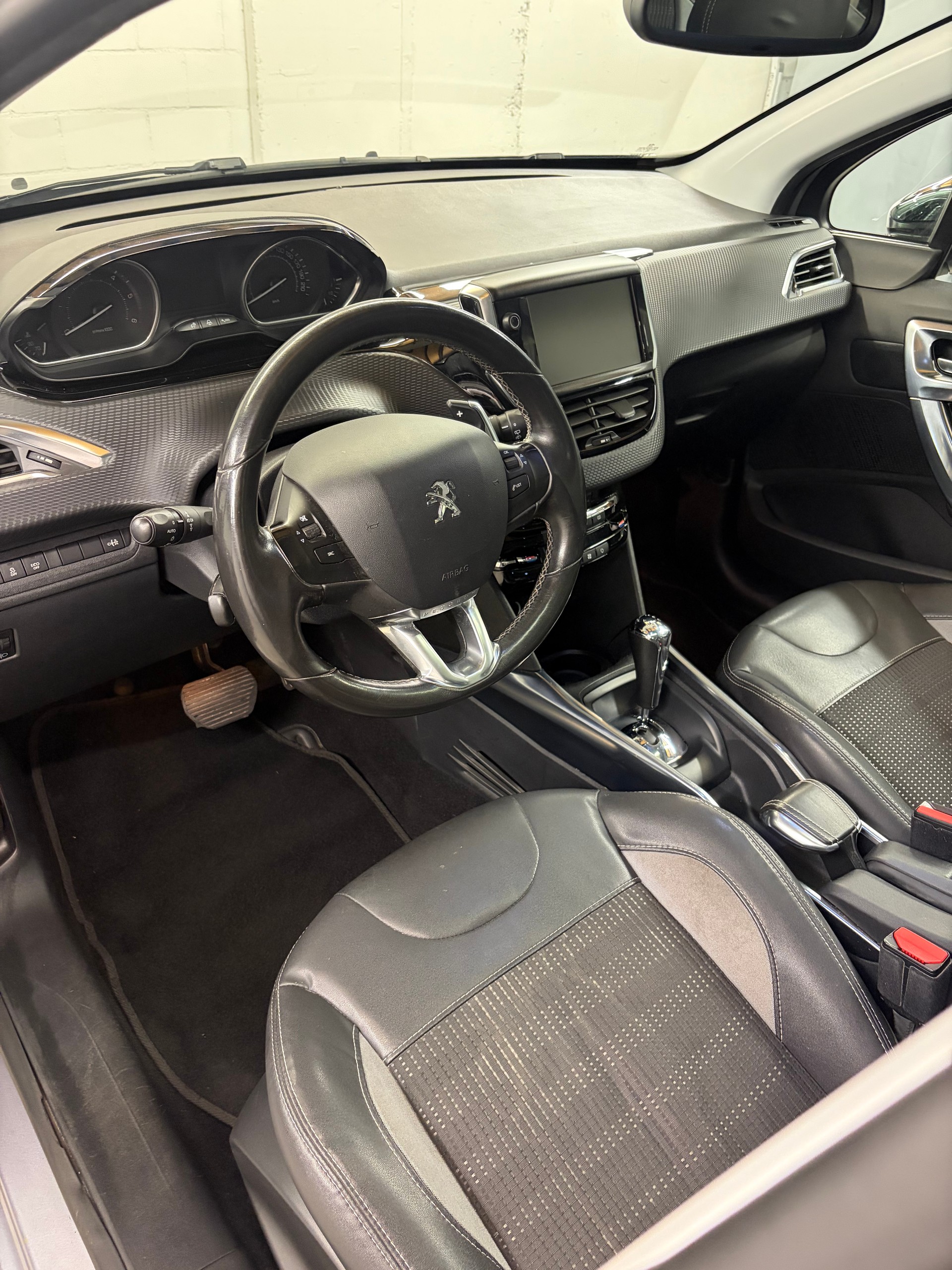 PEUGEOT 2008 1.6 e-HDi Active EGS6 SST-image-6