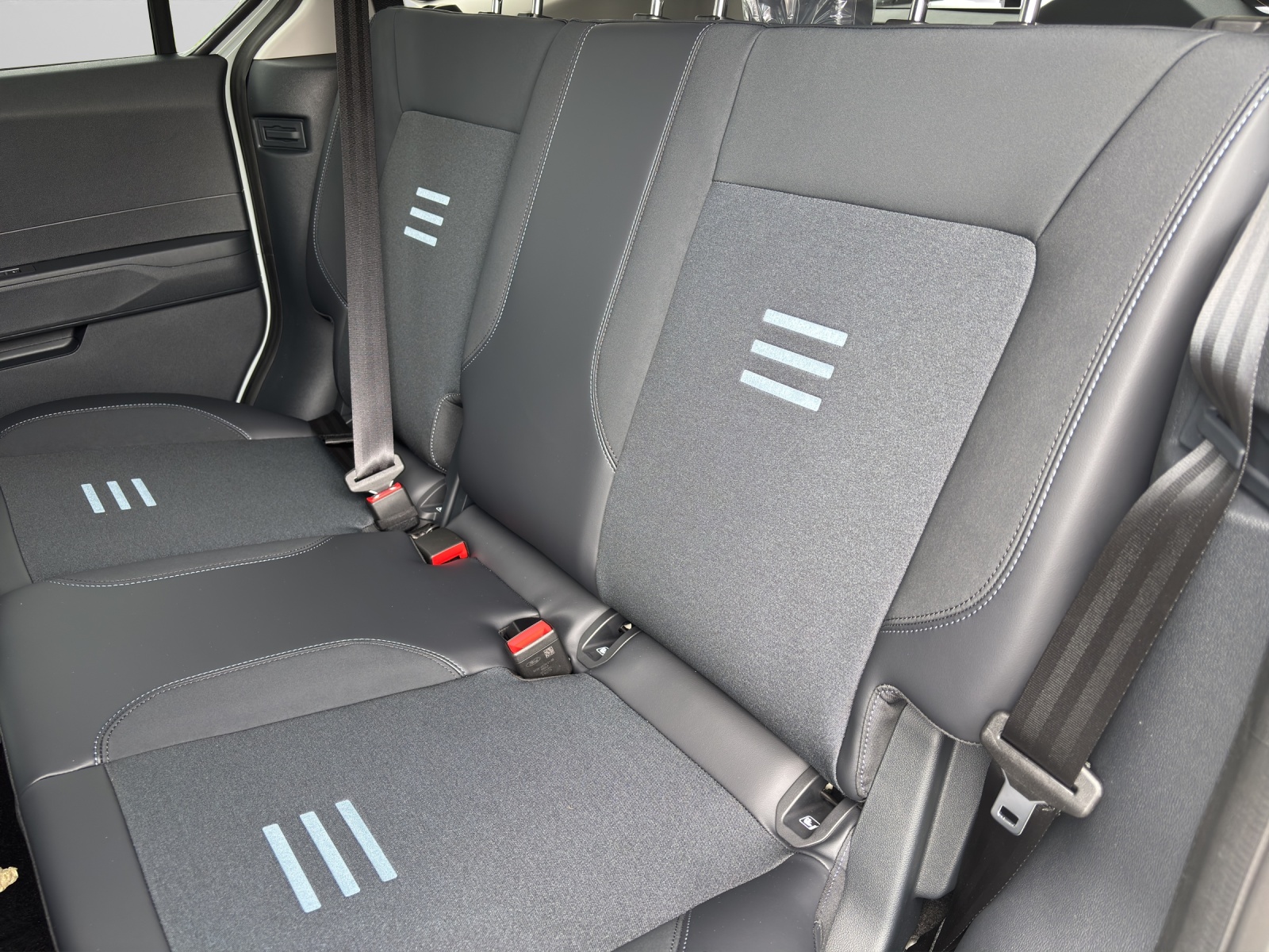 FORD Tourneo Courier Elektro 54kWh Active-image-4