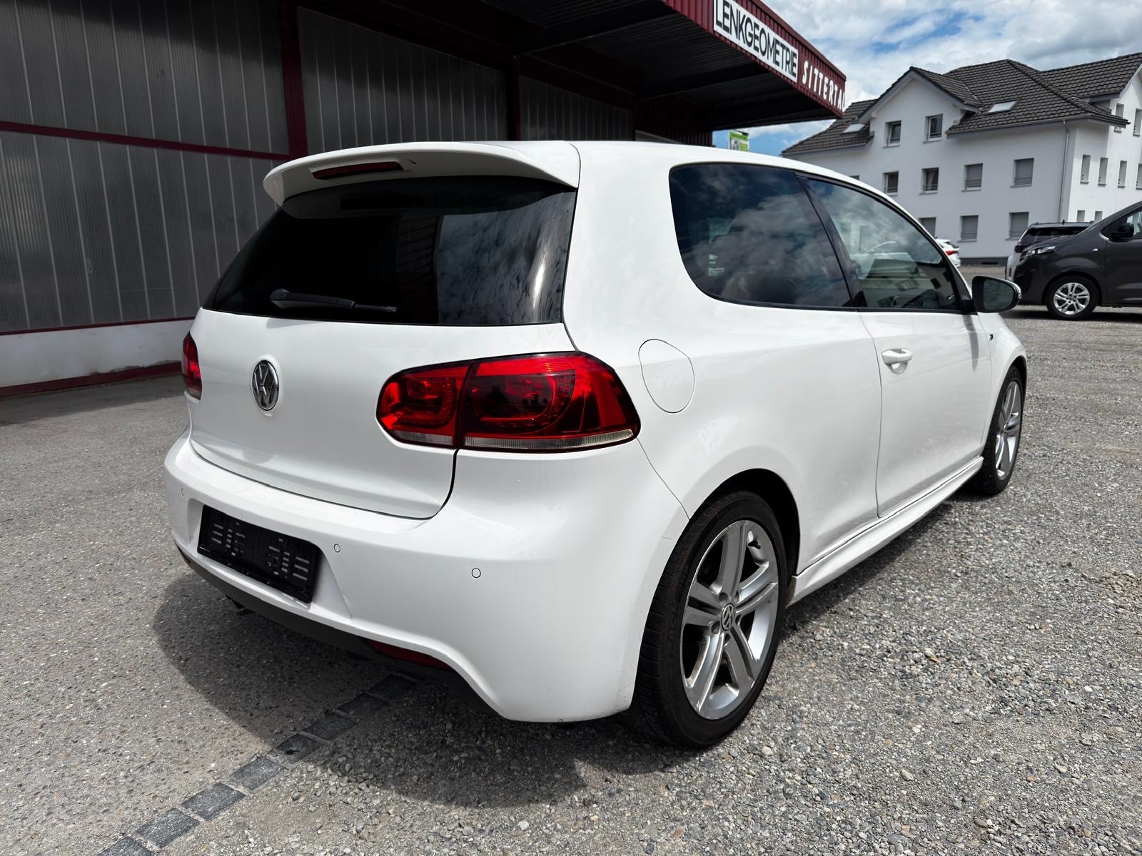 VW Golf 1.4 TSI Highline-showroom-element-1