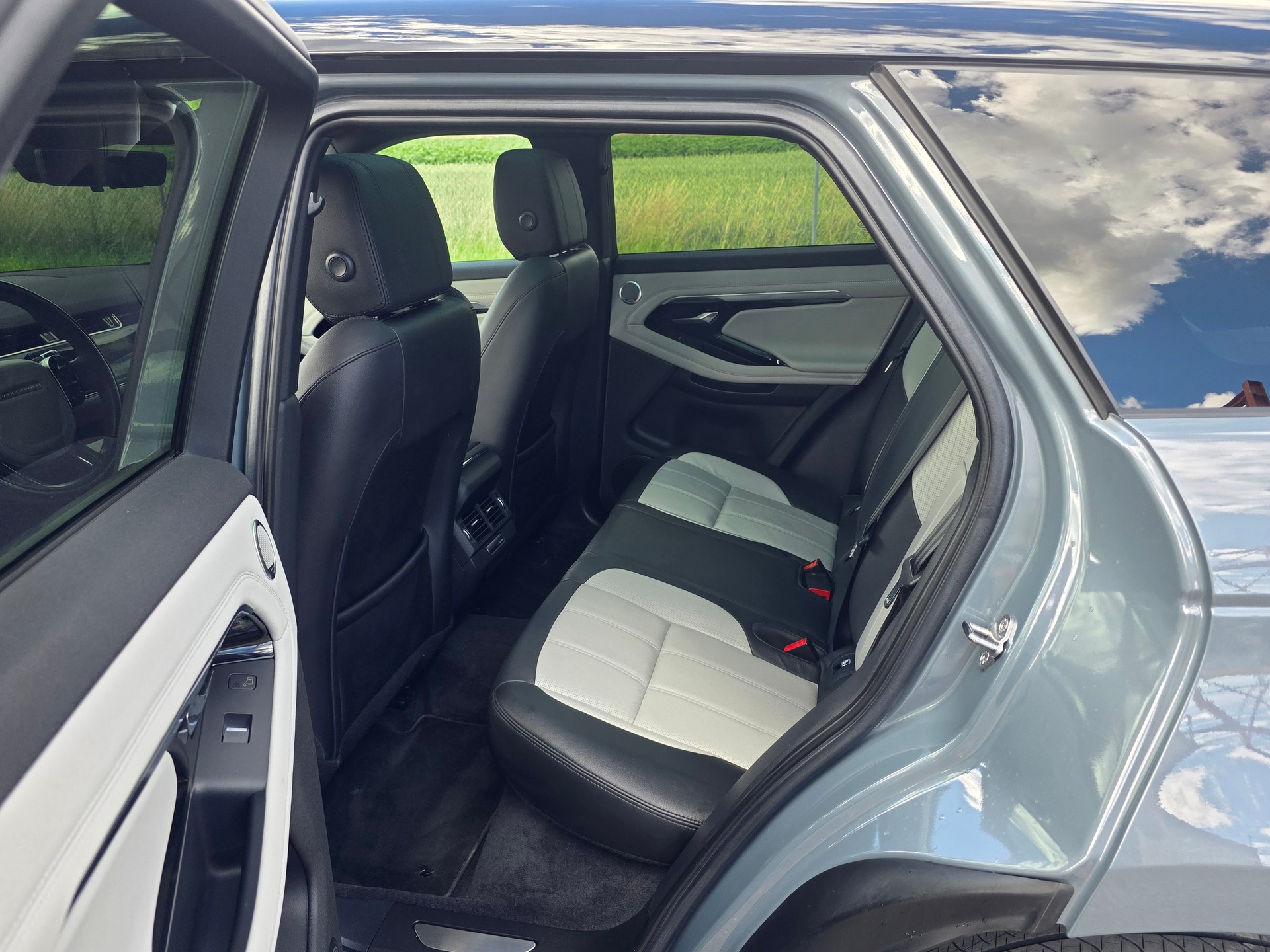 LAND ROVER Range Rover Evoque R-Dyn First Edi P 250 HSE AT9-image-10
