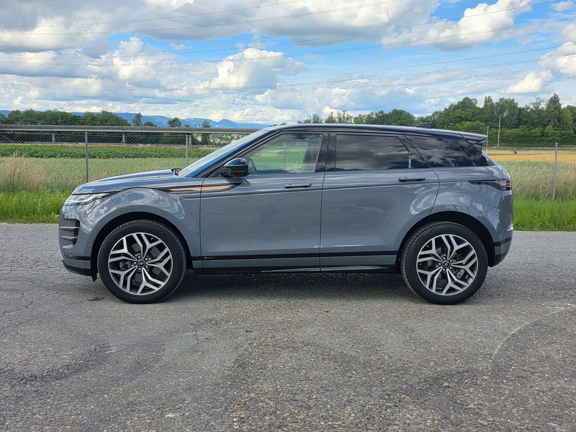 LAND ROVER Range Rover Evoque R-Dyn First Edi P 250 HSE AT9-image-2