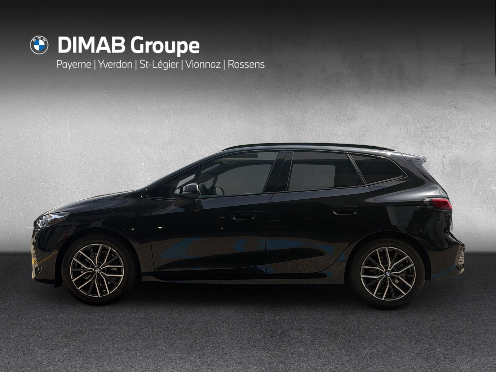 BMW 218d Active Tourer M Sport DKG-showroom-element-1
