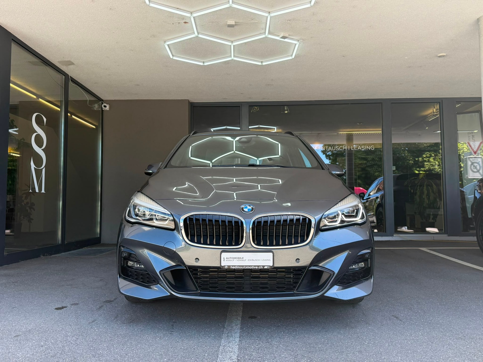 BMW 220d xDrive Gran Tourer Steptronic M Sport *Pano-Dach* *HUD* *Harman/ Kardon*-showroom-element-1
