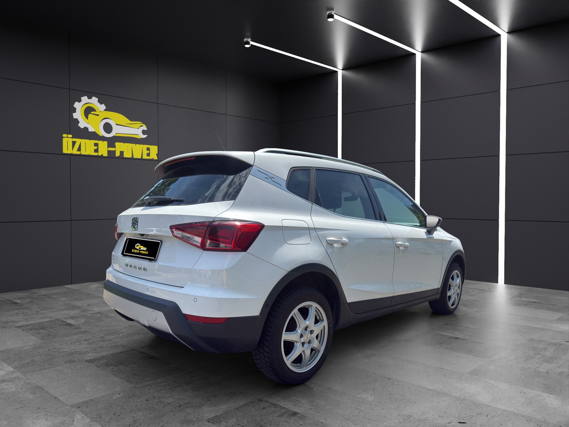 SEAT Arona 1.0 TSI Eco Xcellence *AKTION* ** RESERVIERT**-image-4