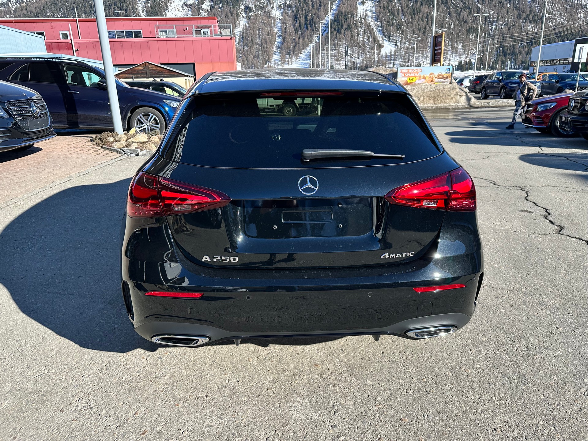 MERCEDES-BENZ A 250 AMG Line 4Matic-image-7