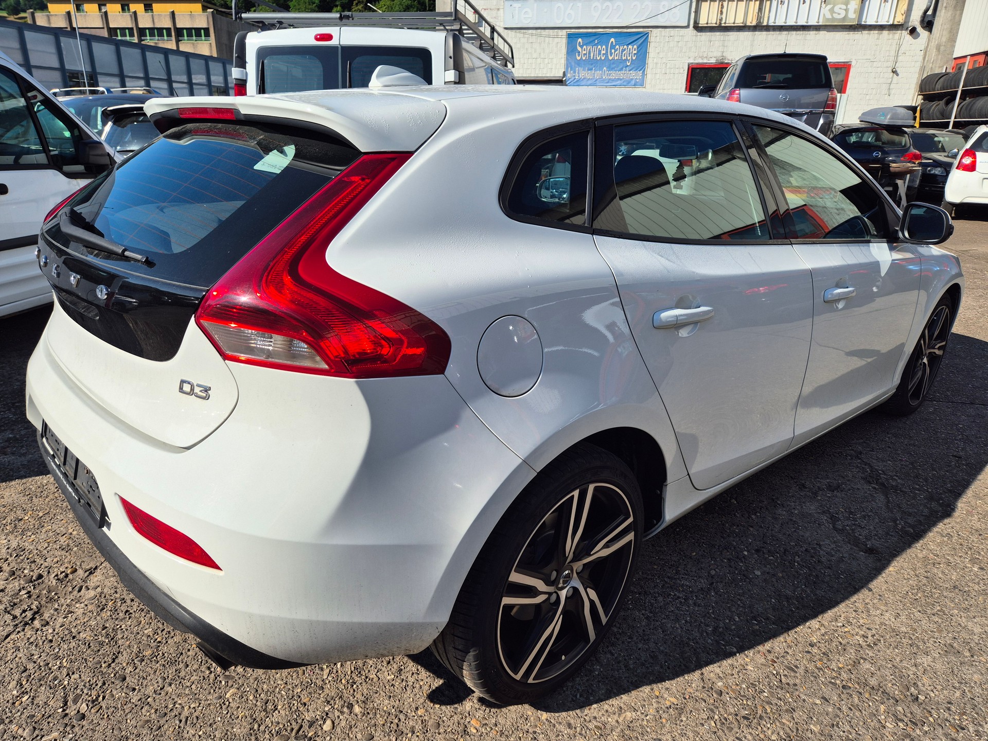 VOLVO V40 D3 Momentum-image-4
