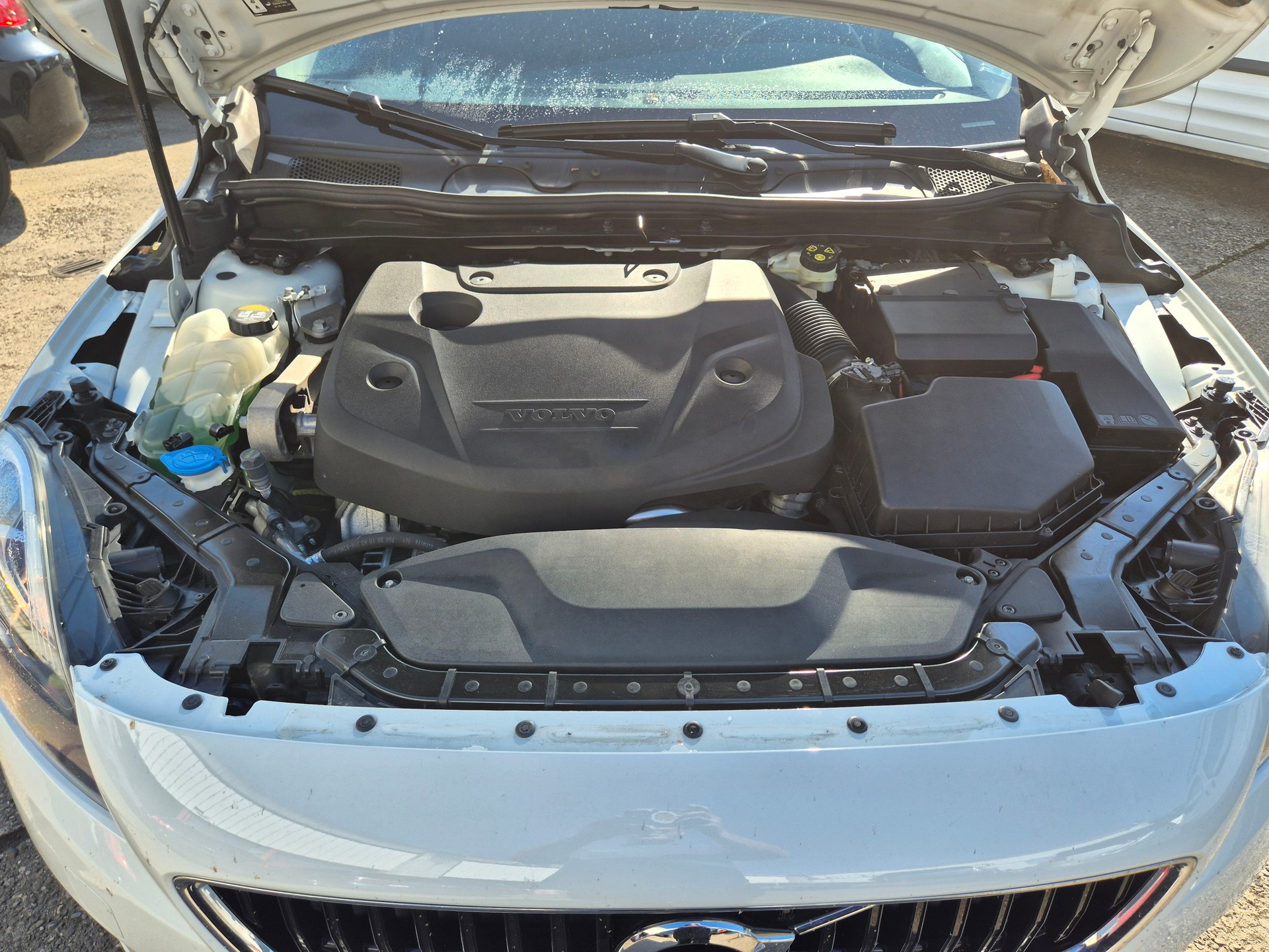 VOLVO V40 D3 Momentum-image-6
