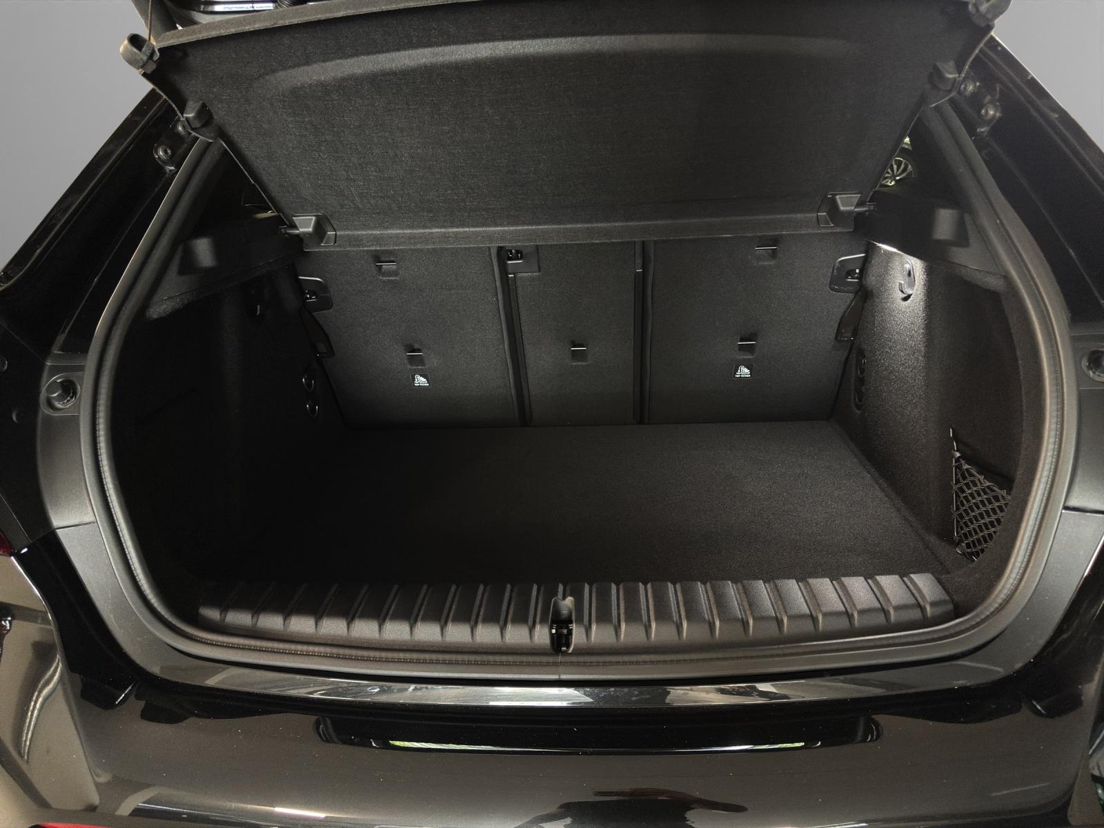 BMW M135i xDrive-image-15