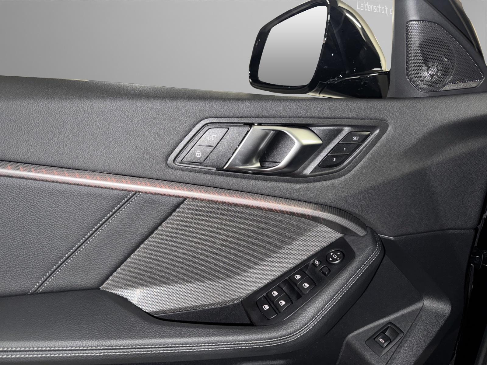 BMW M135i xDrive-image-7