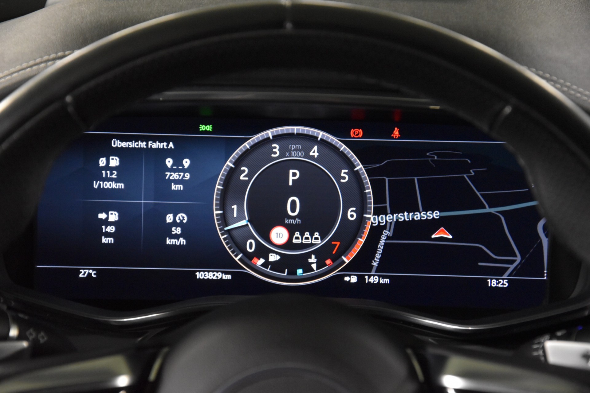 JAGUAR F-Pace 3.0 P400 R-Dynamic MHEV Black AWD-image-14