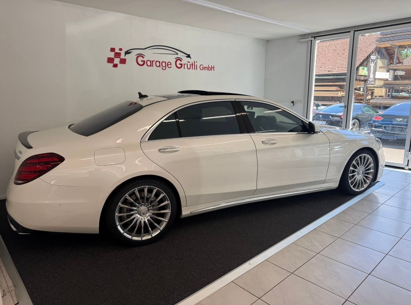 MERCEDES-BENZ S 65 V12 AMG lang-showroom-element-2