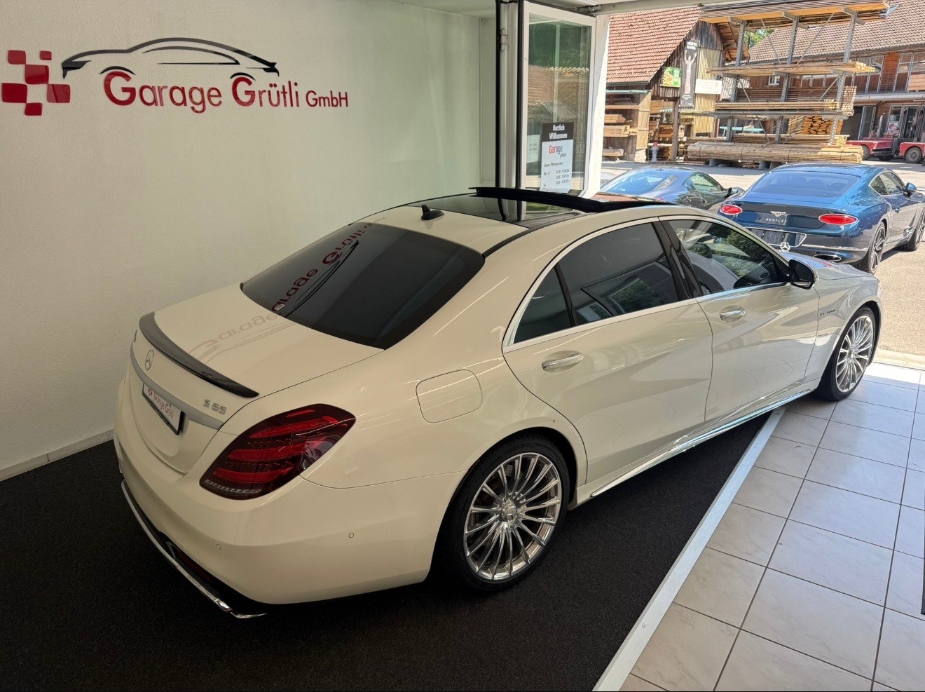 MERCEDES-BENZ S 65 V12 AMG lang-showroom-element-3