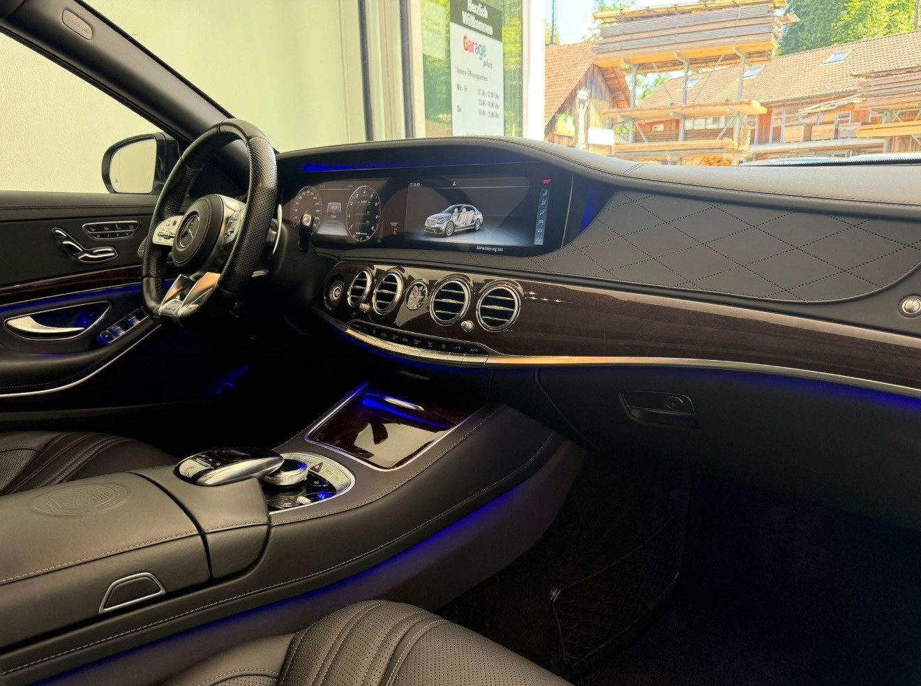 MERCEDES-BENZ S 65 V12 AMG lang-image-10