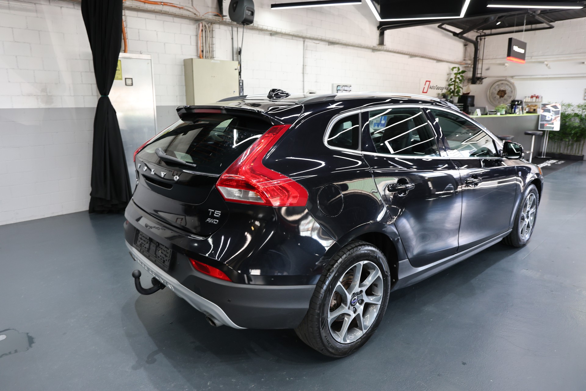 VOLVO V40 Cross Country T5 AWD Summum Geartronic-showroom-element-1