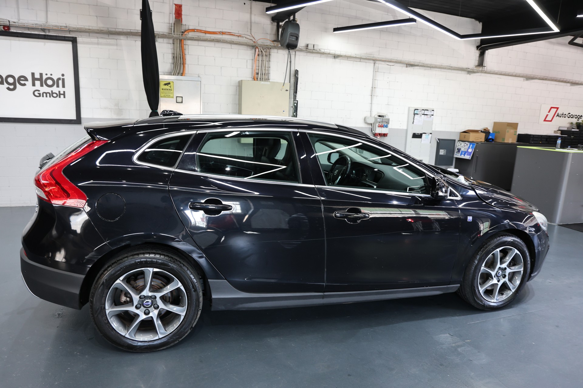 VOLVO V40 Cross Country T5 AWD Summum Geartronic-showroom-element-2