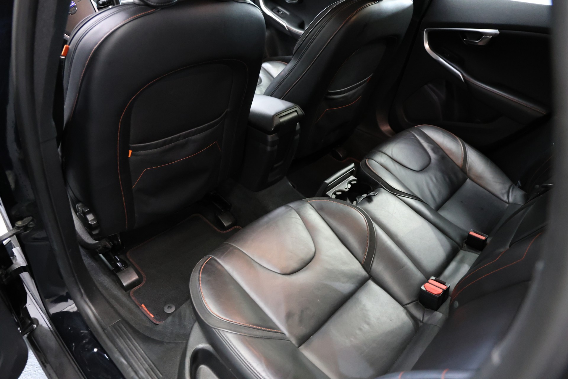 VOLVO V40 Cross Country T5 AWD Summum Geartronic-image-10