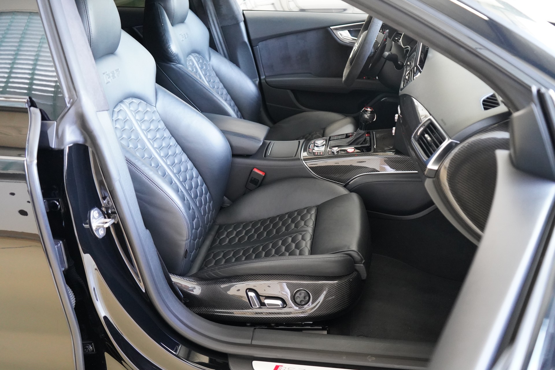 AUDI RS7 Sportback 4.0 TFSI V8 performance quattro-image-31