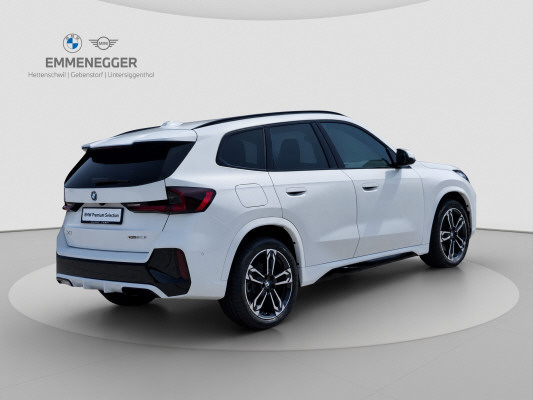 BMW X1 xDrive 30e M Sport-showroom-element-3