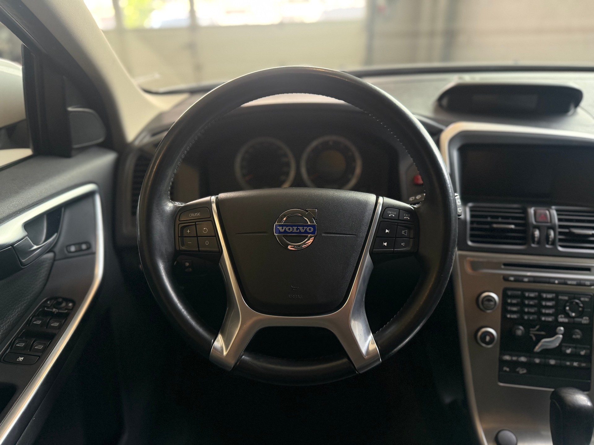 VOLVO XC60 T6 AWD Summum Geartronic-image-13