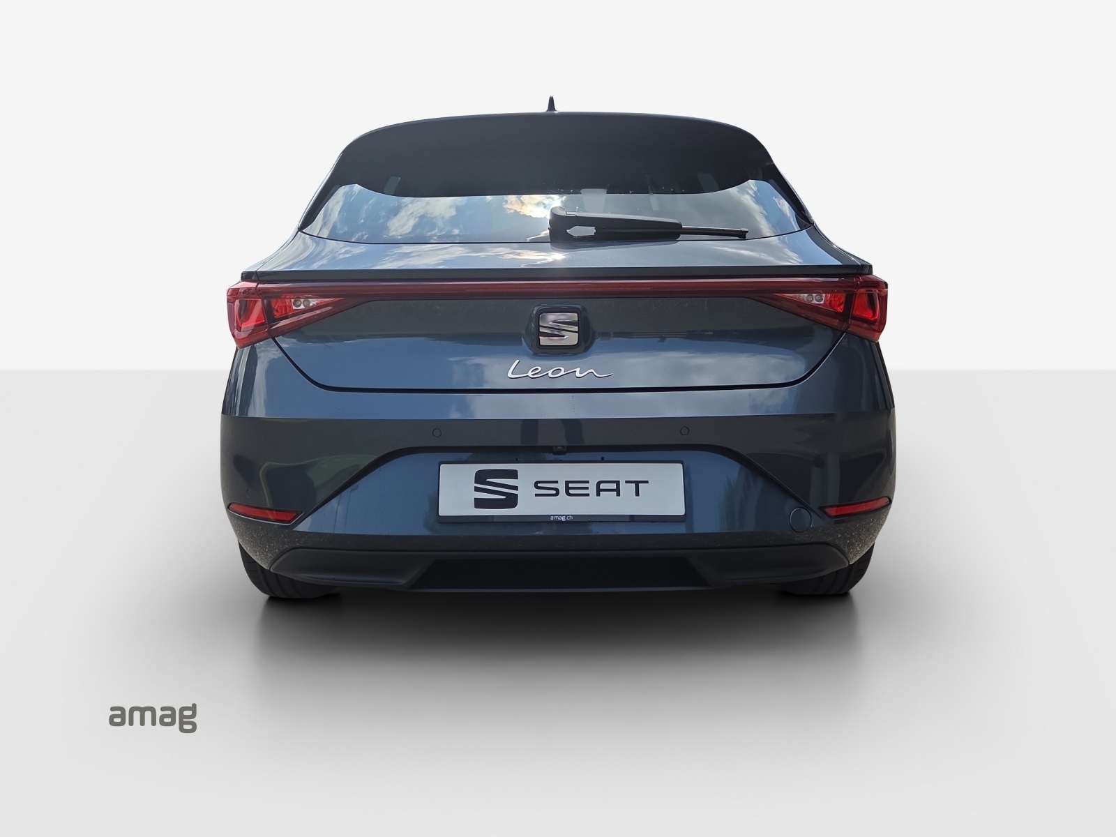 SEAT Leon 1.5 eTSI mHEV DSG Go-showroom-element-3