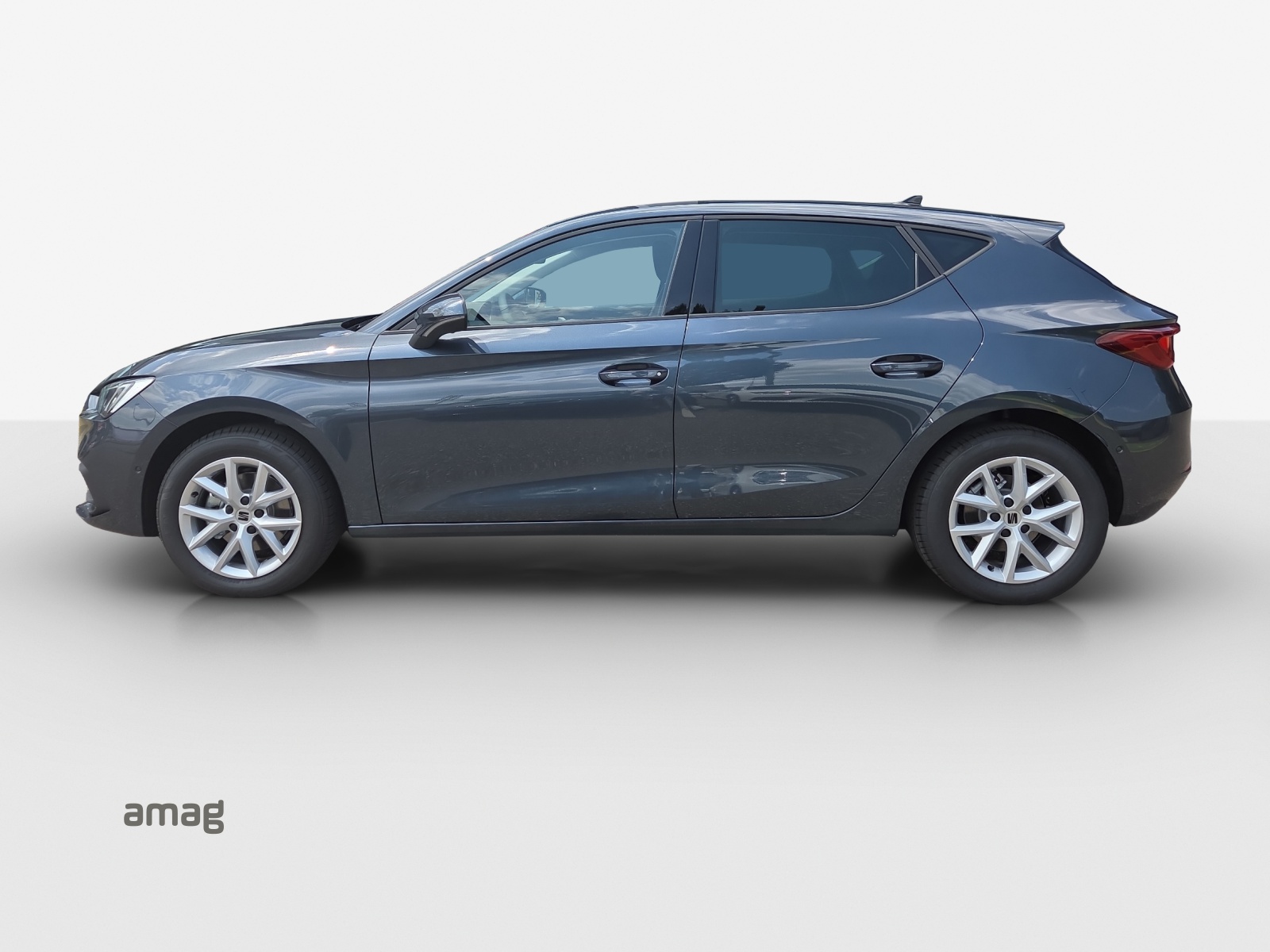 SEAT Leon 1.5 eTSI mHEV DSG Go-showroom-element-1