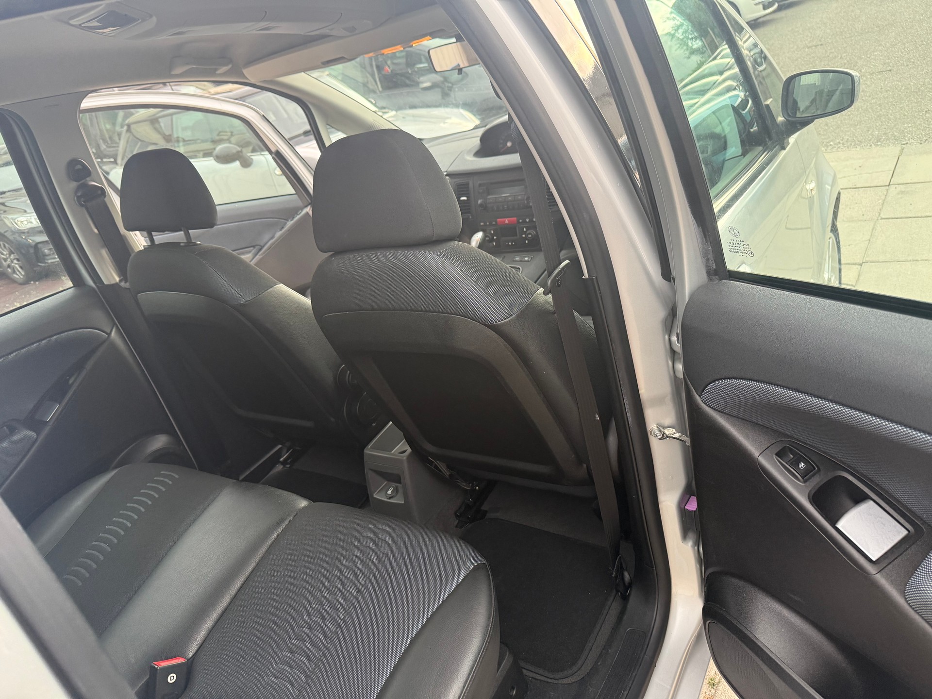 FIAT Idea 1.4 16V Active-image-9